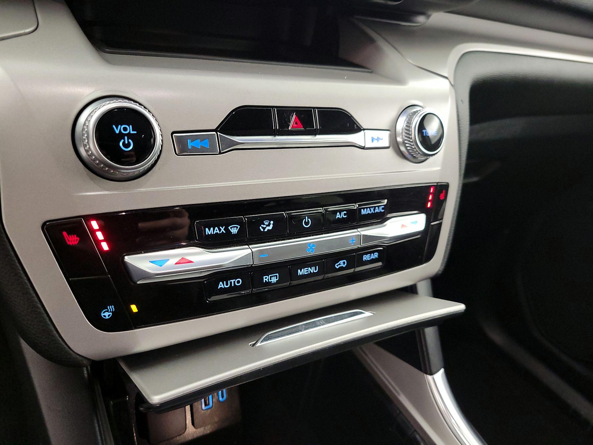 Thumbnail: 2023 Ford Explorer - 16