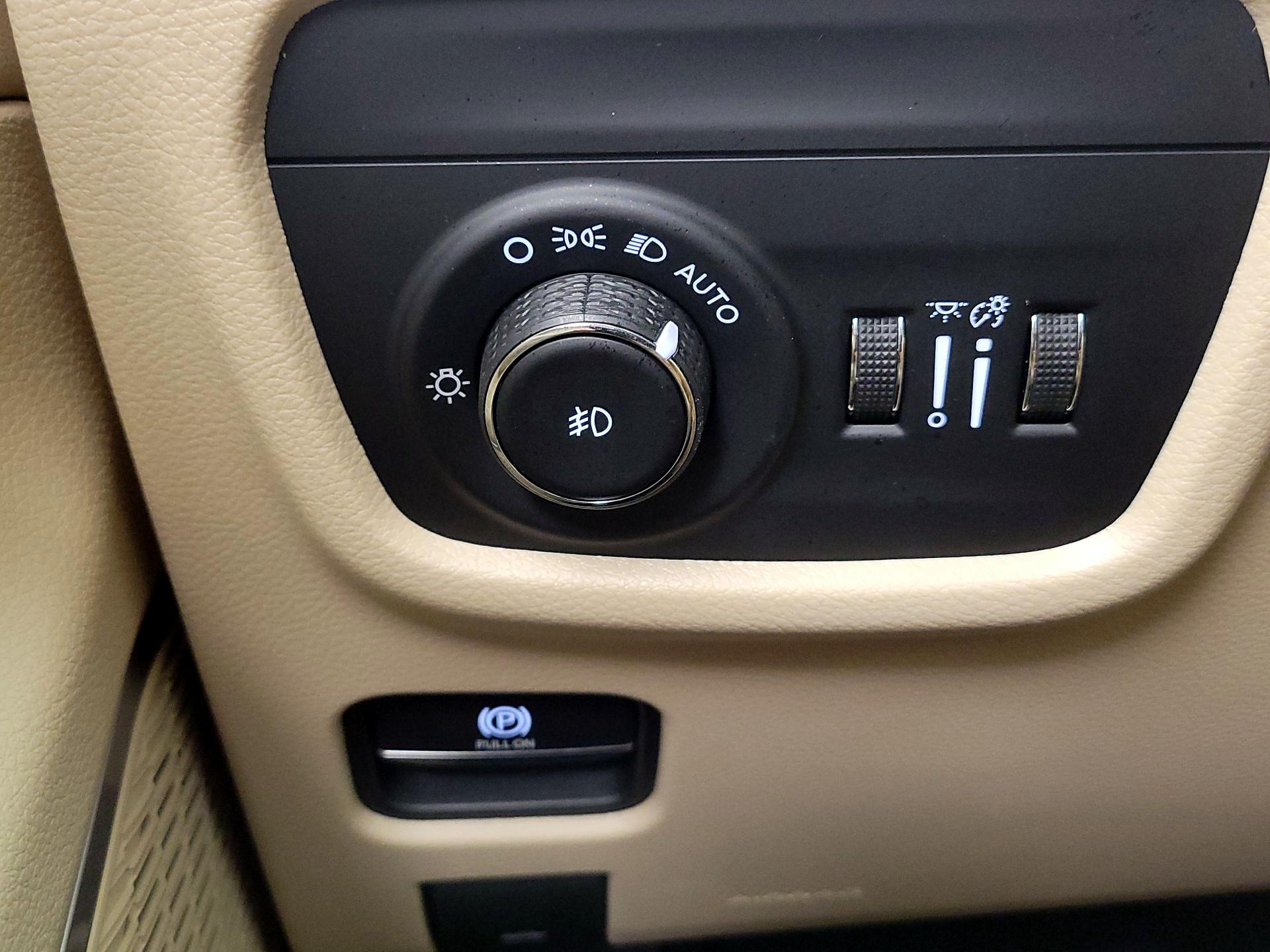 Thumbnail: 2022 Jeep Grand Cherokee - 13