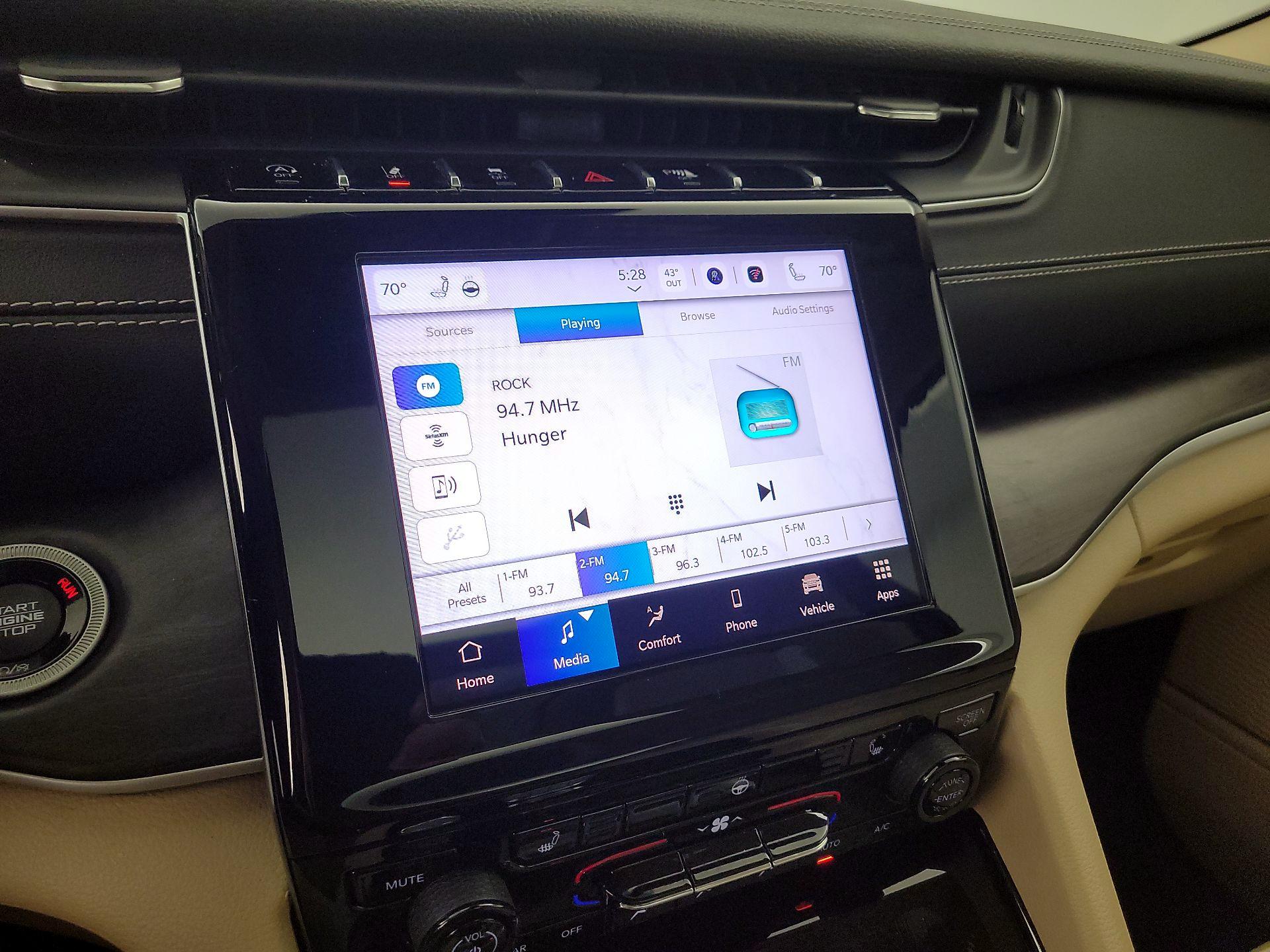 Thumbnail: 2022 Jeep Grand Cherokee - 15