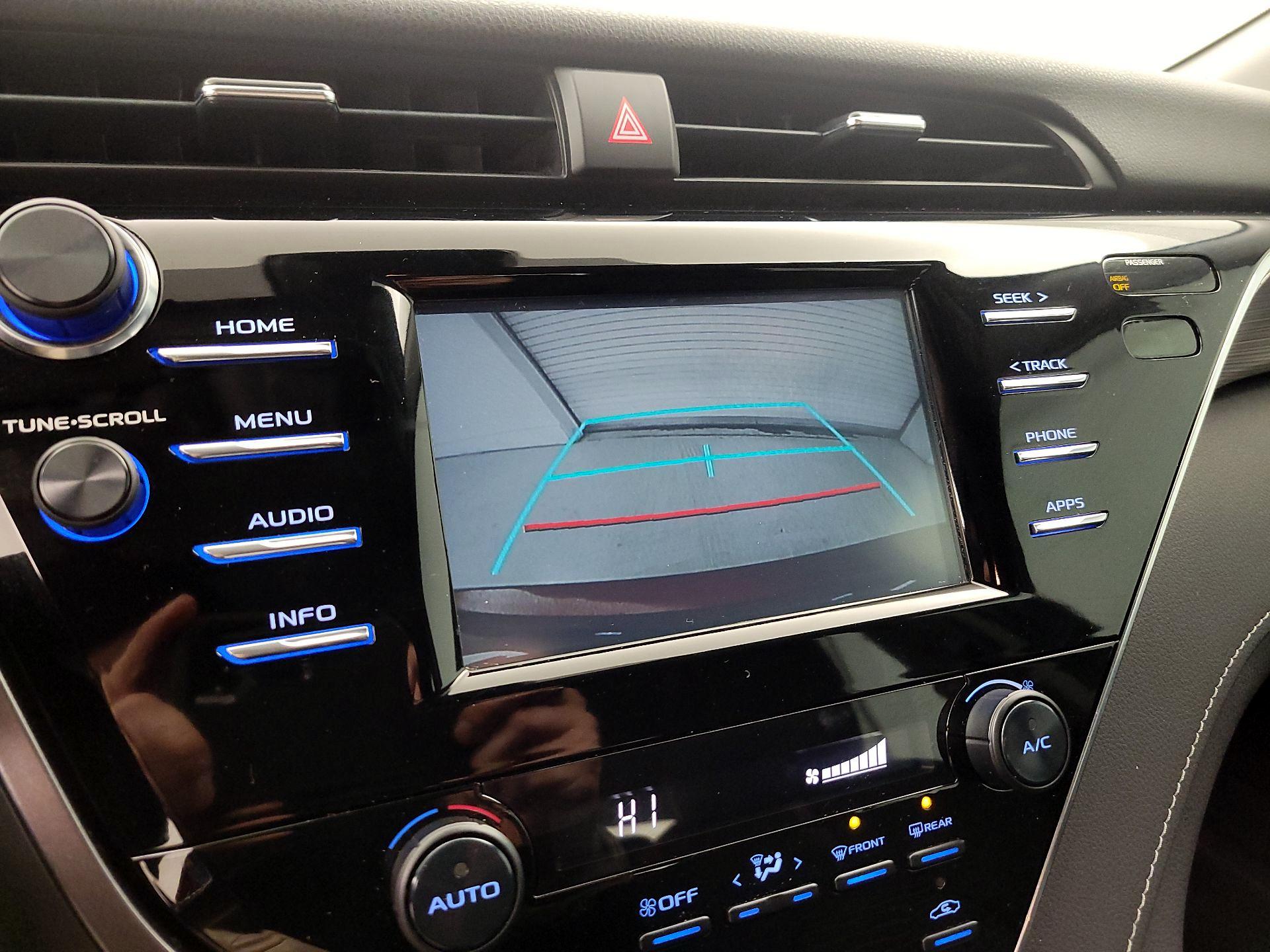 Thumbnail: 2018 Toyota Camry - 14