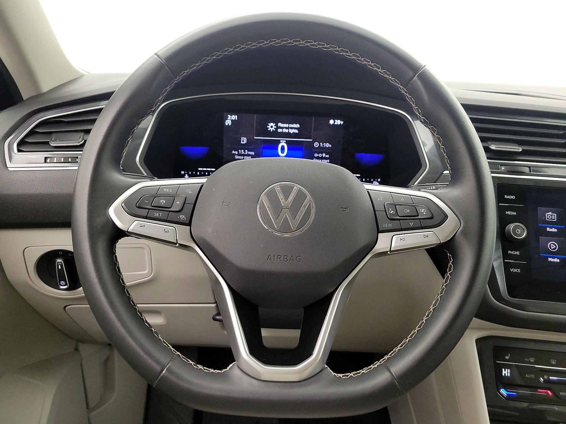 Thumbnail: 2022 Volkswagen Tiguan - 10