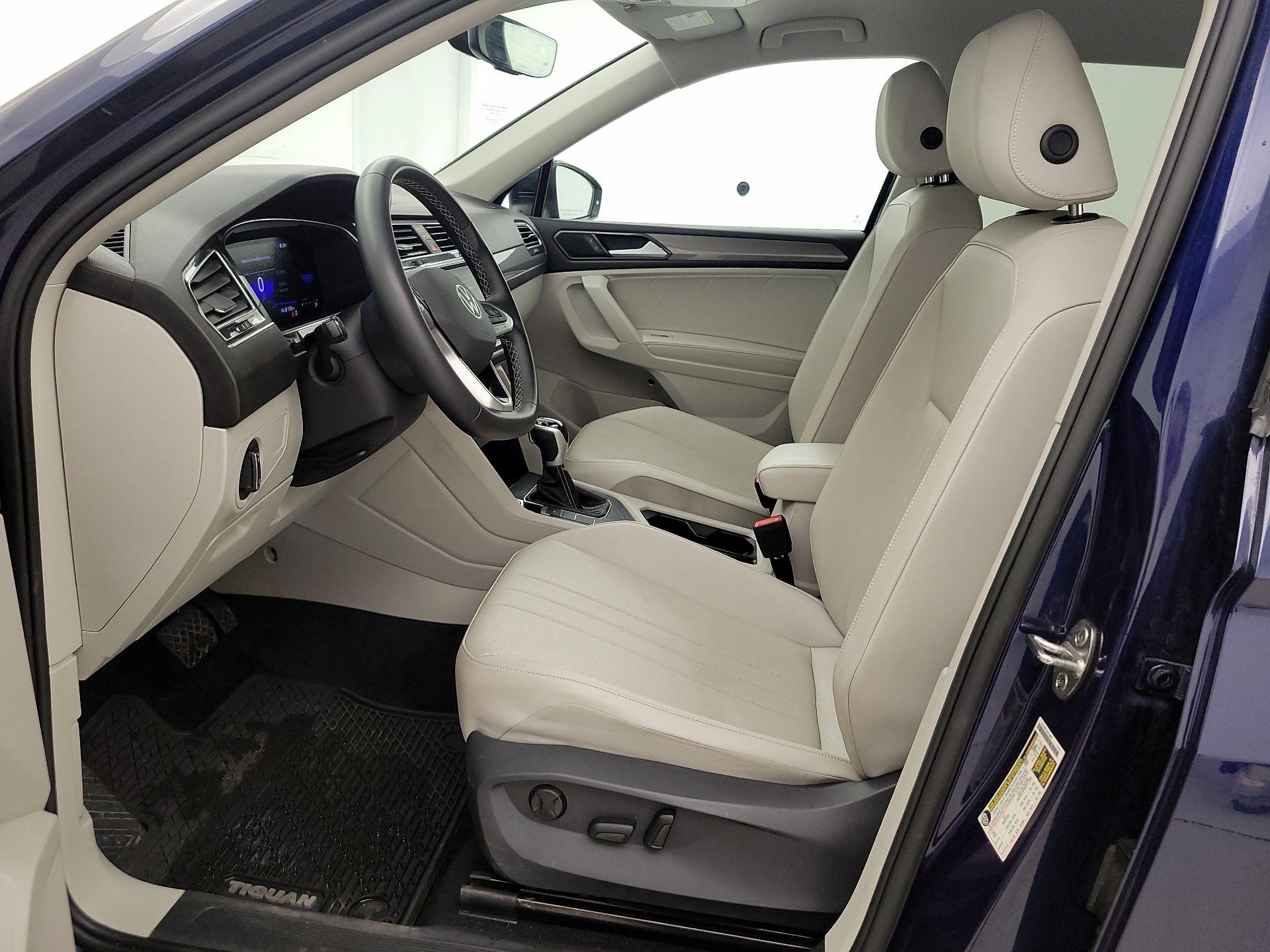 Thumbnail: 2022 Volkswagen Tiguan - 11