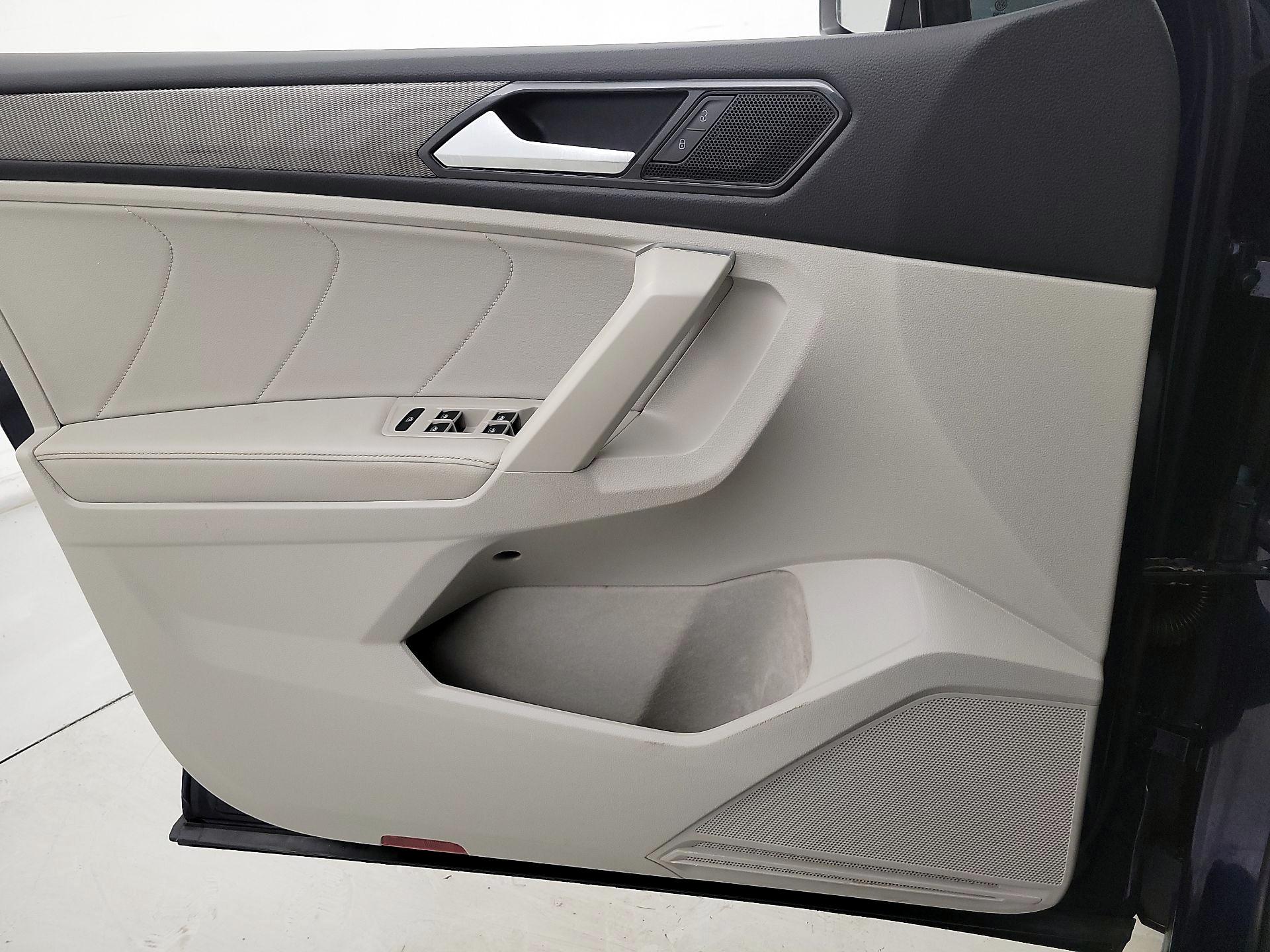 Thumbnail: 2022 Volkswagen Tiguan - 12