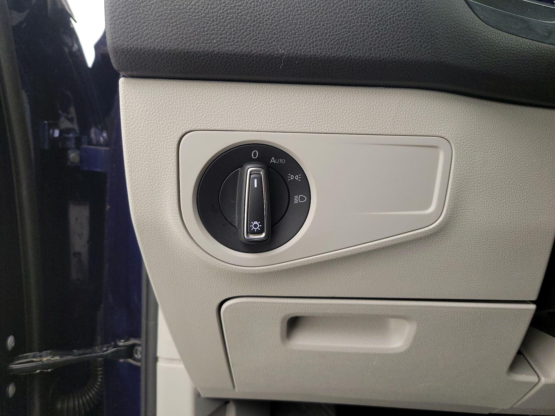 Thumbnail: 2022 Volkswagen Tiguan - 13