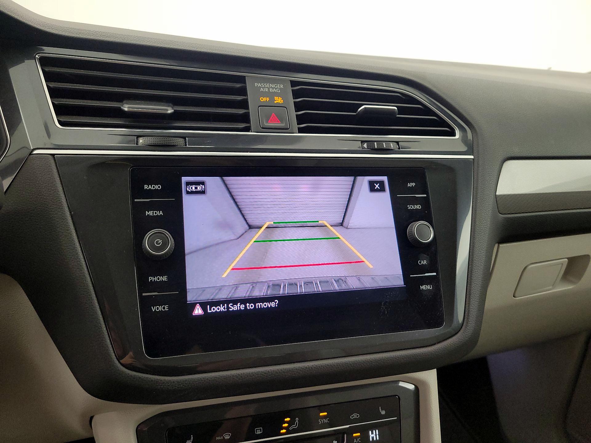 Thumbnail: 2022 Volkswagen Tiguan - 14