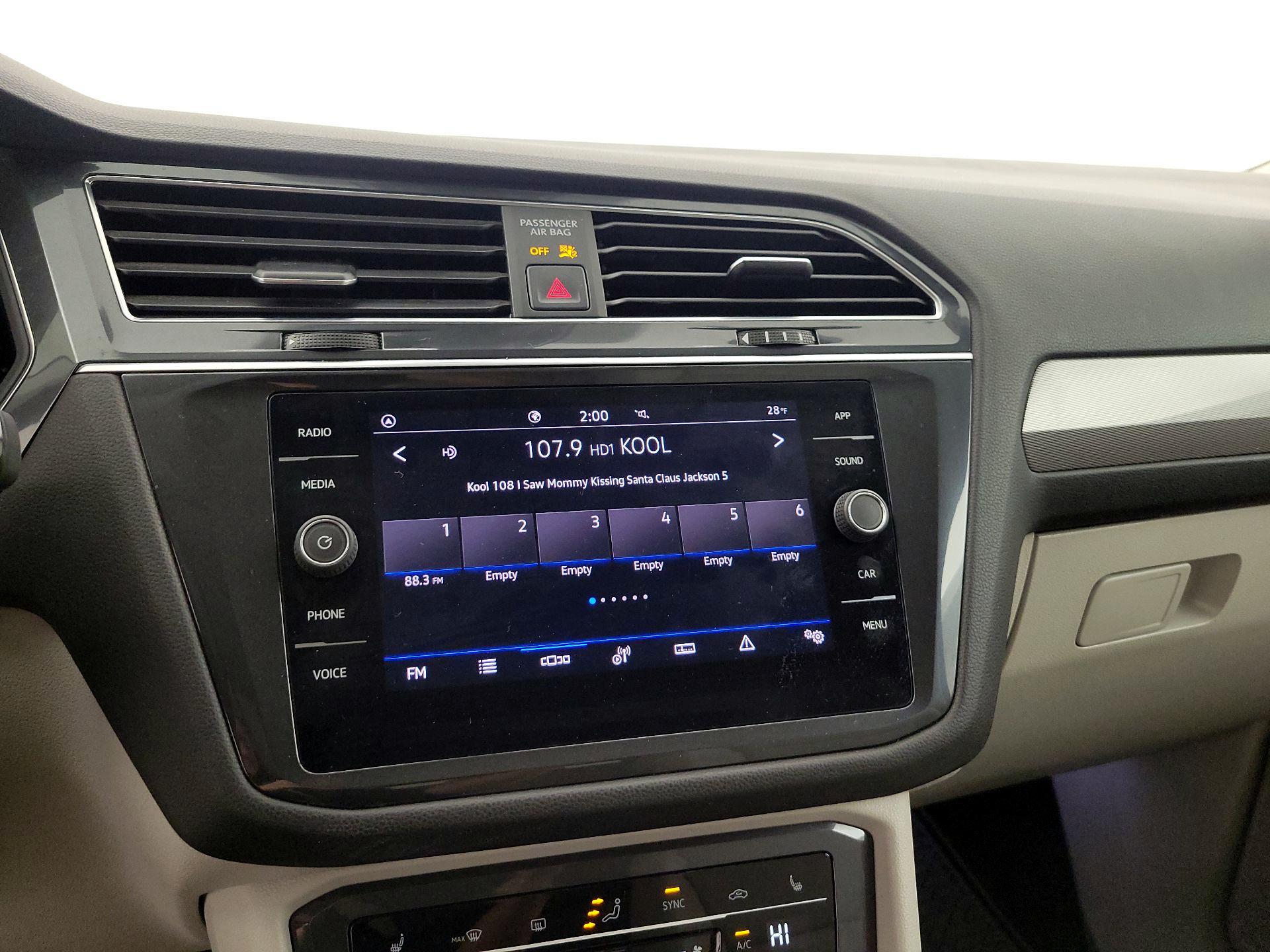 Thumbnail: 2022 Volkswagen Tiguan - 15