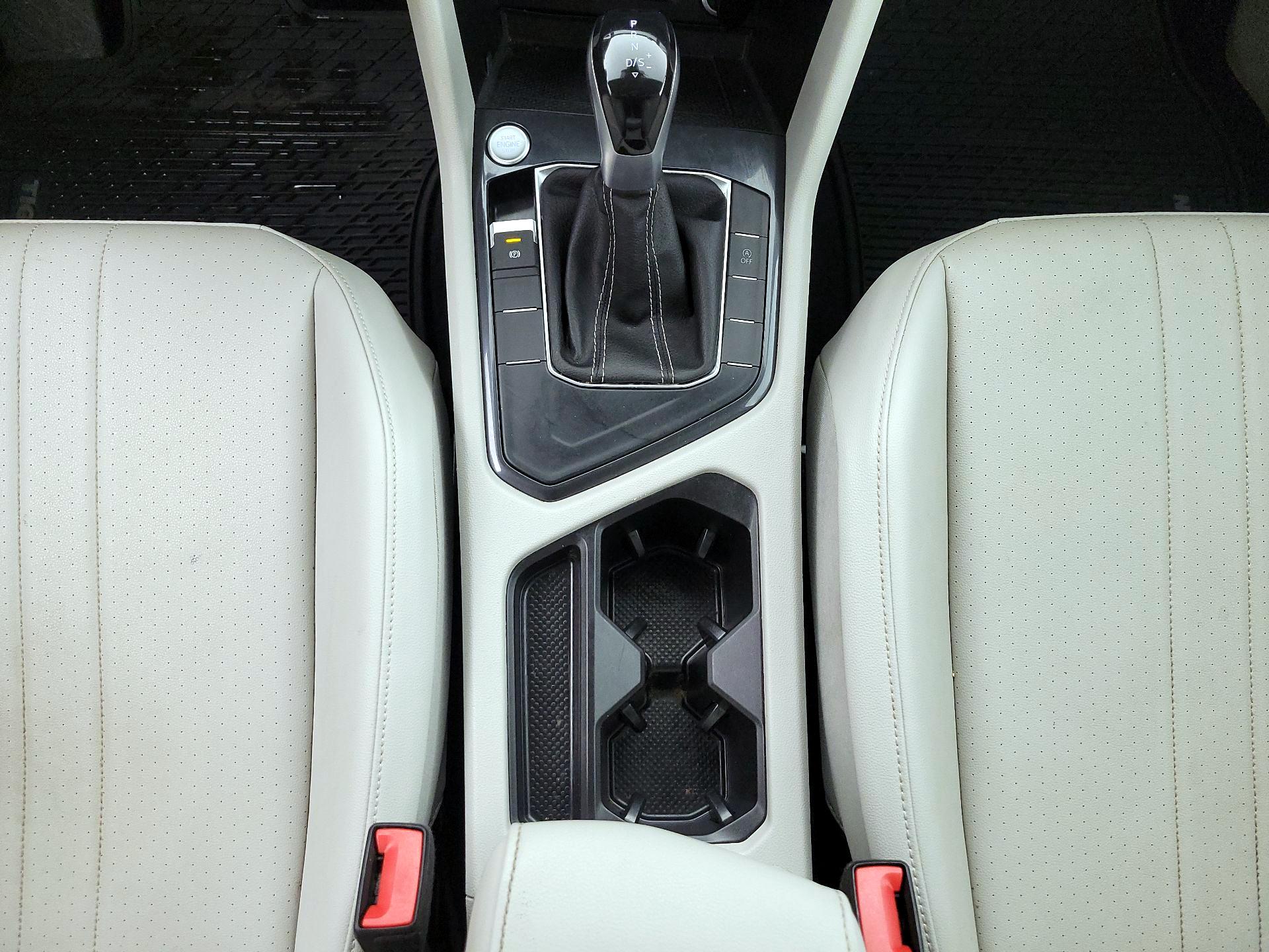 Thumbnail: 2022 Volkswagen Tiguan - 17