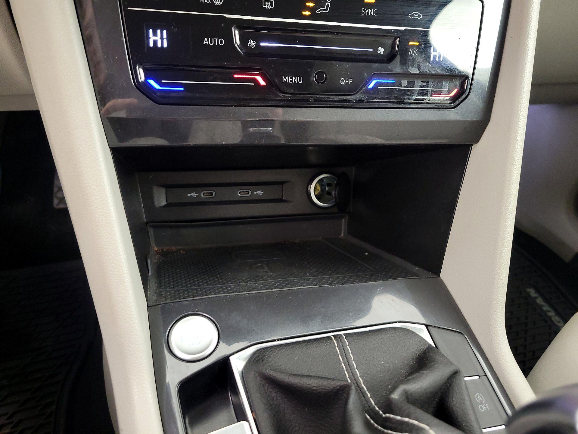 Thumbnail: 2022 Volkswagen Tiguan - 18