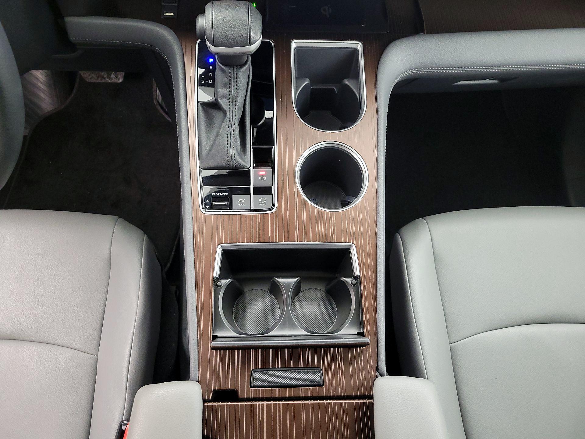 Thumbnail: 2023 Toyota Sienna - 18