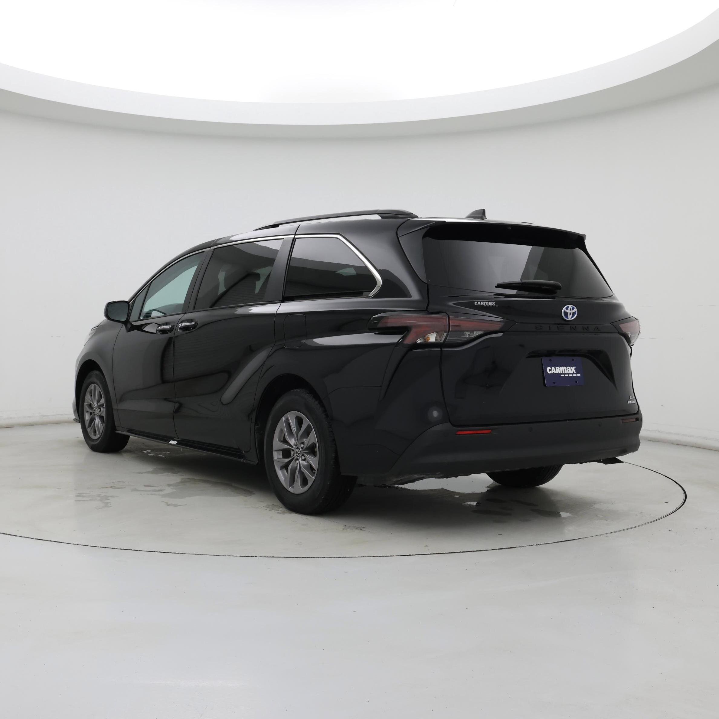 Thumbnail: 2023 Toyota Sienna - 2