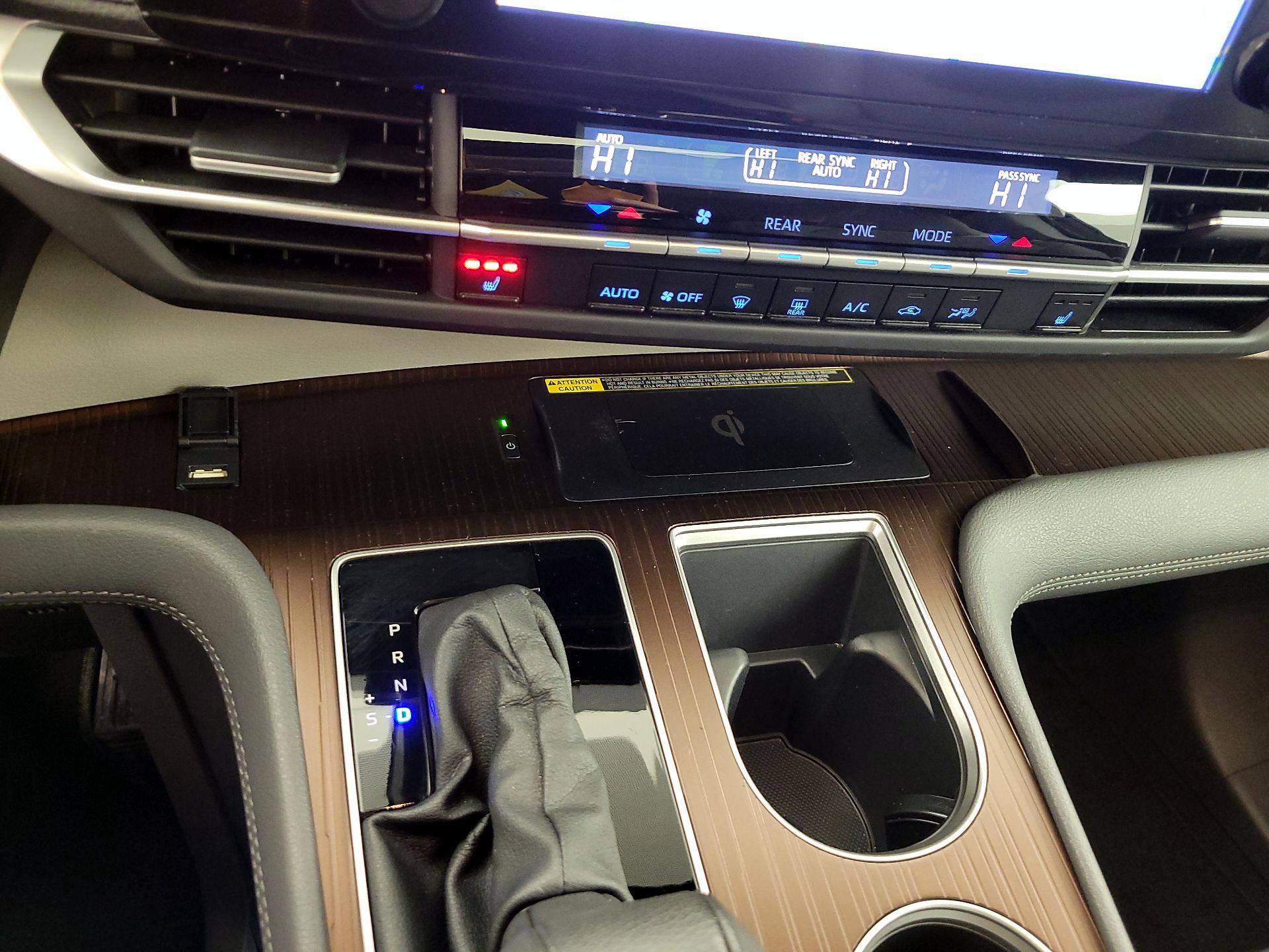 Thumbnail: 2023 Toyota Sienna - 19