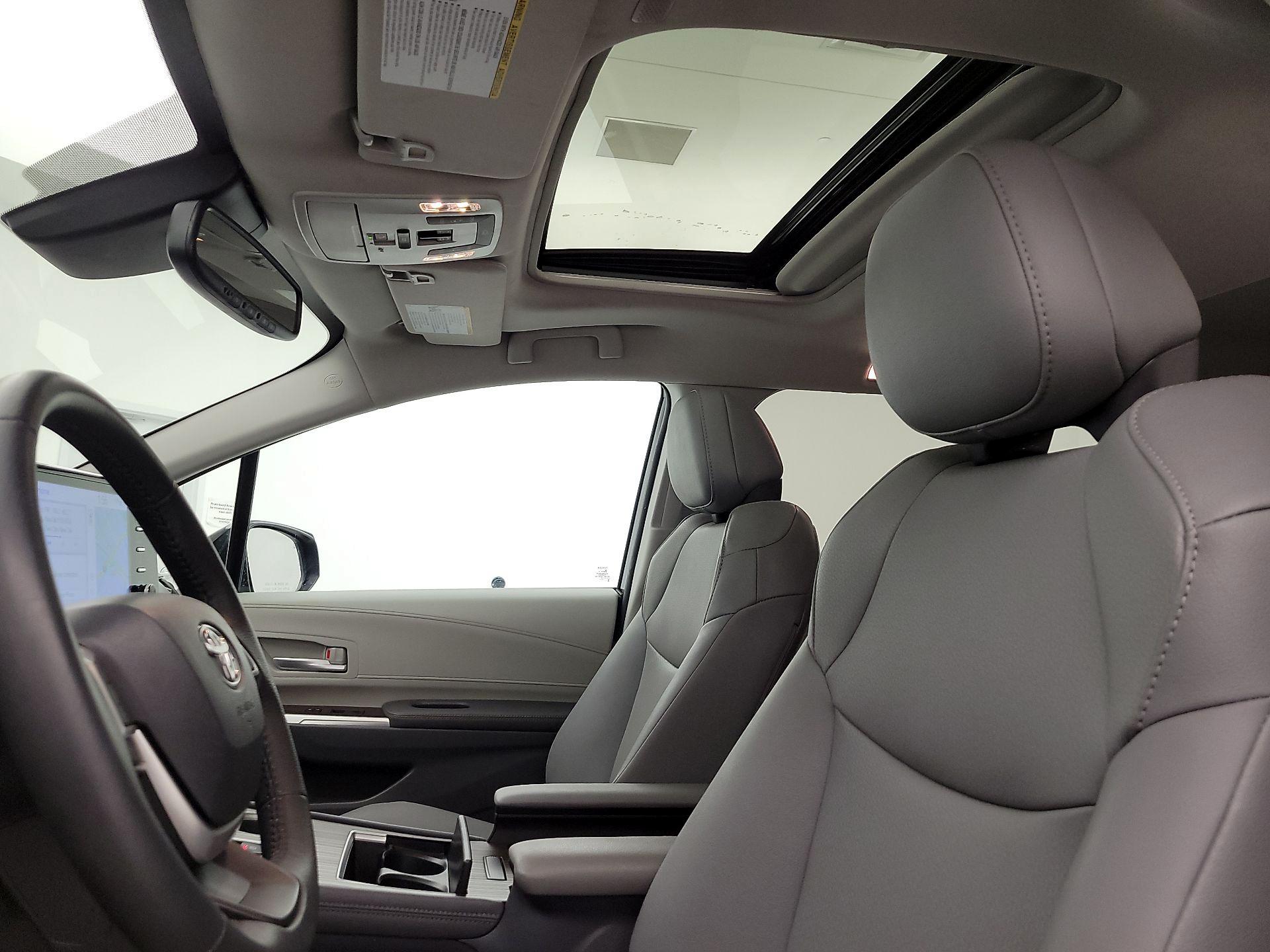 Thumbnail: 2023 Toyota Sienna - 20