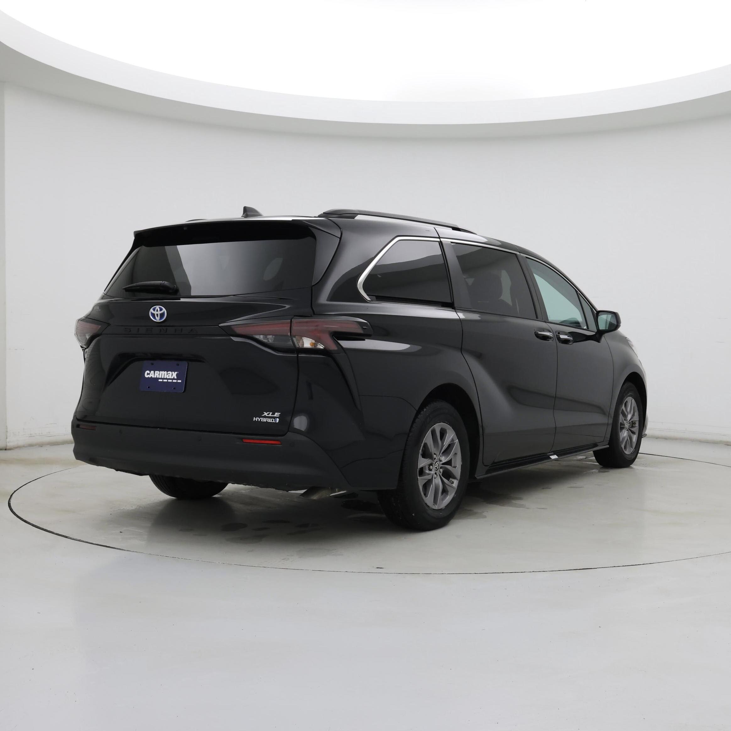 Thumbnail: 2023 Toyota Sienna - 8