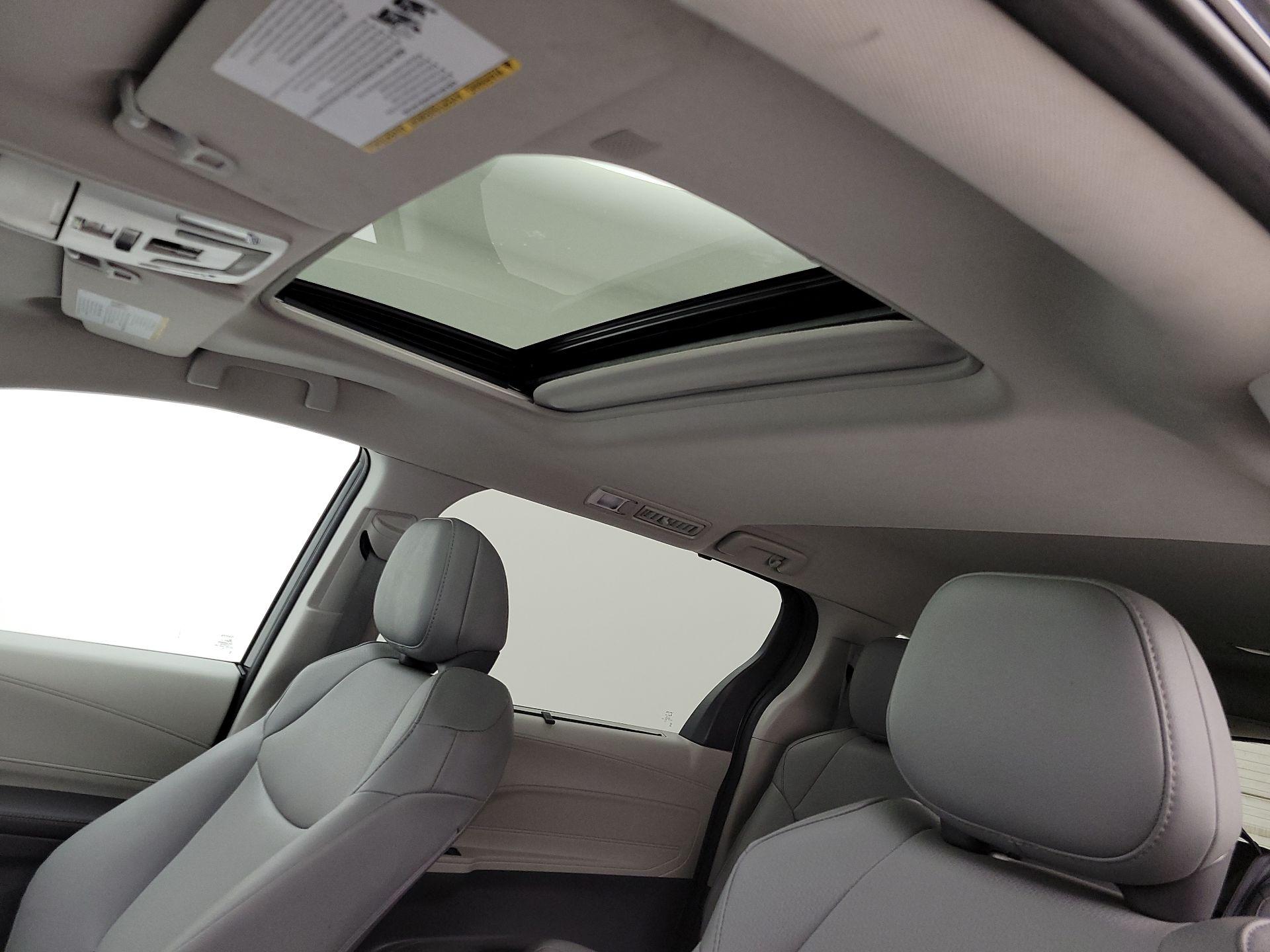 Thumbnail: 2023 Toyota Sienna - 20