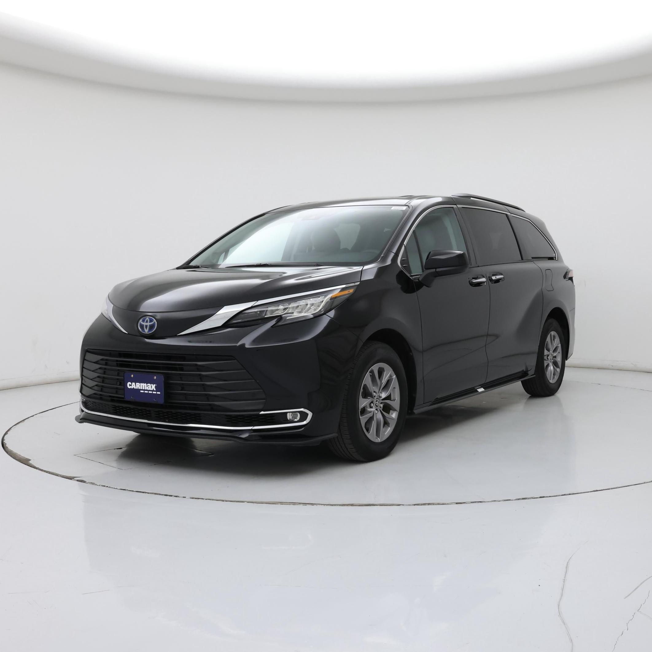 Thumbnail: 2023 Toyota Sienna - 4
