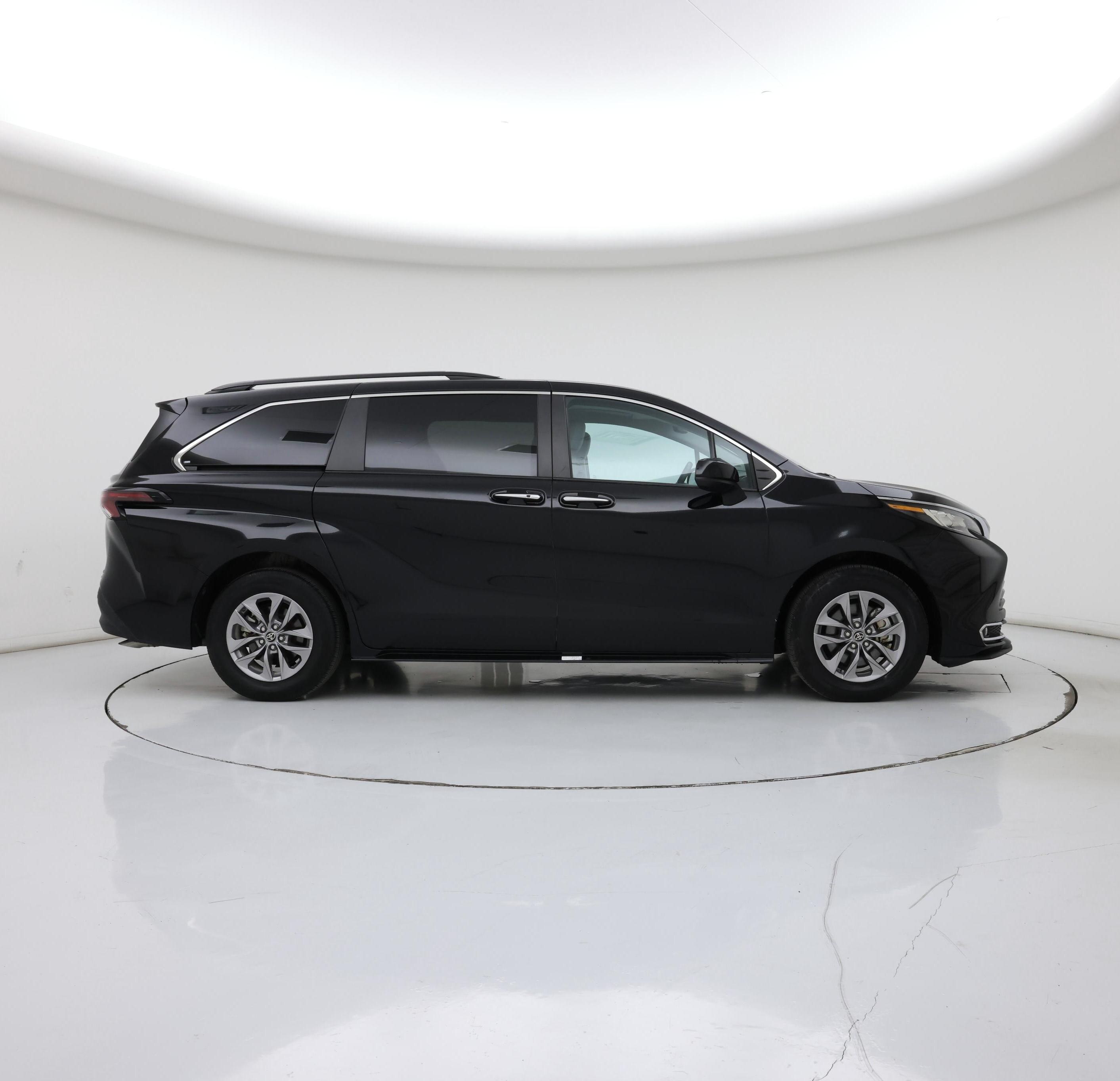 Thumbnail: 2023 Toyota Sienna - 7
