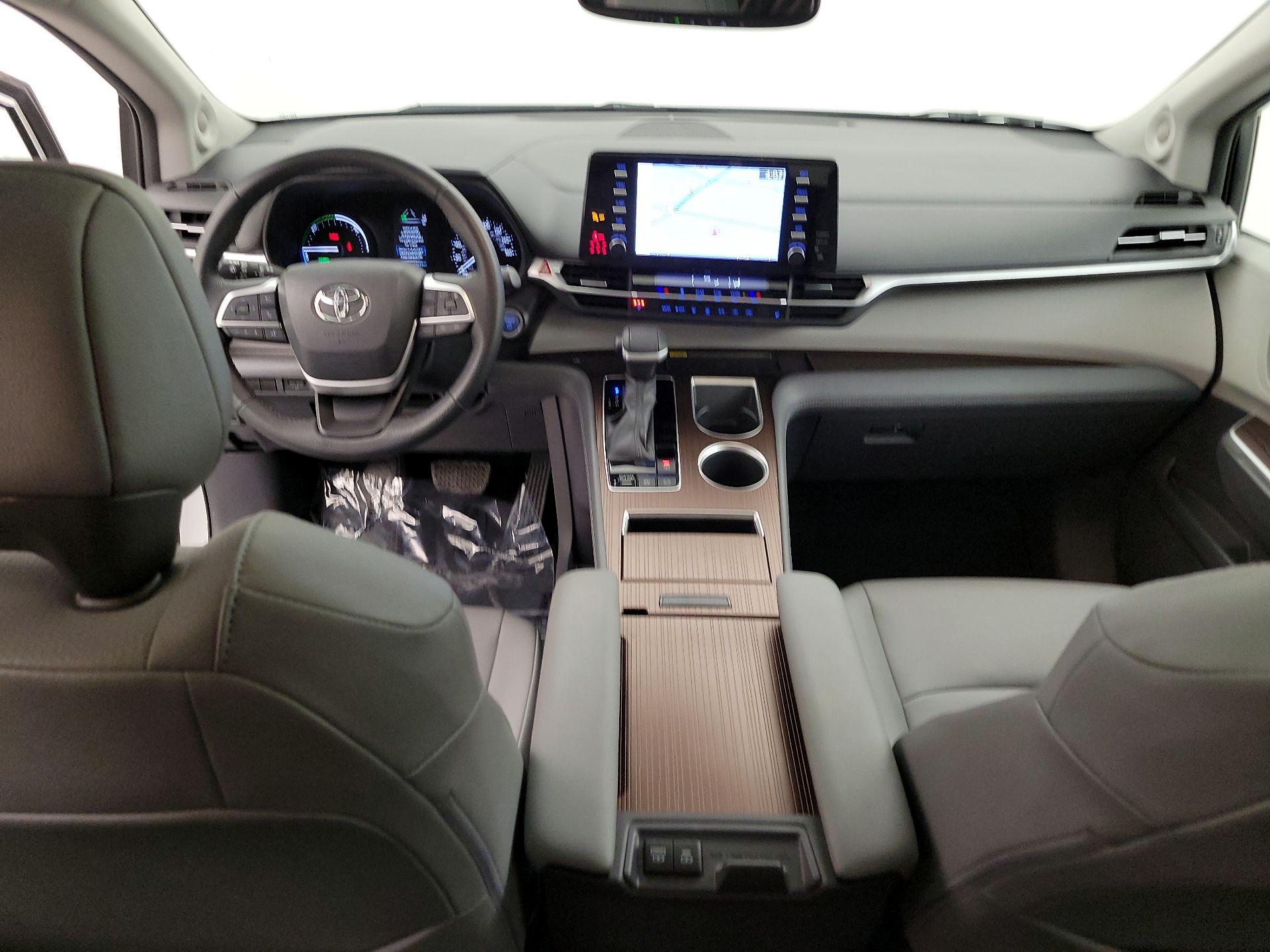 Thumbnail: 2022 Toyota Sienna - 9