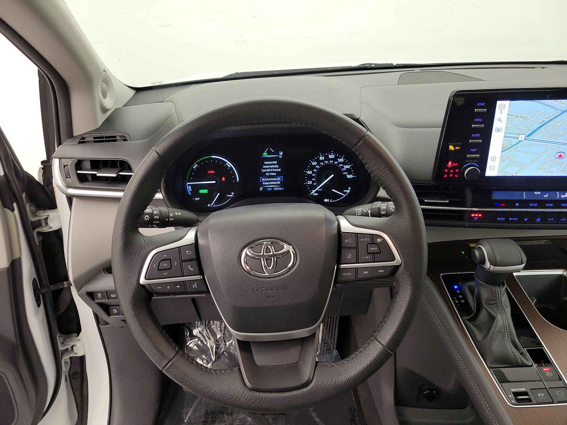 Thumbnail: 2022 Toyota Sienna - 10