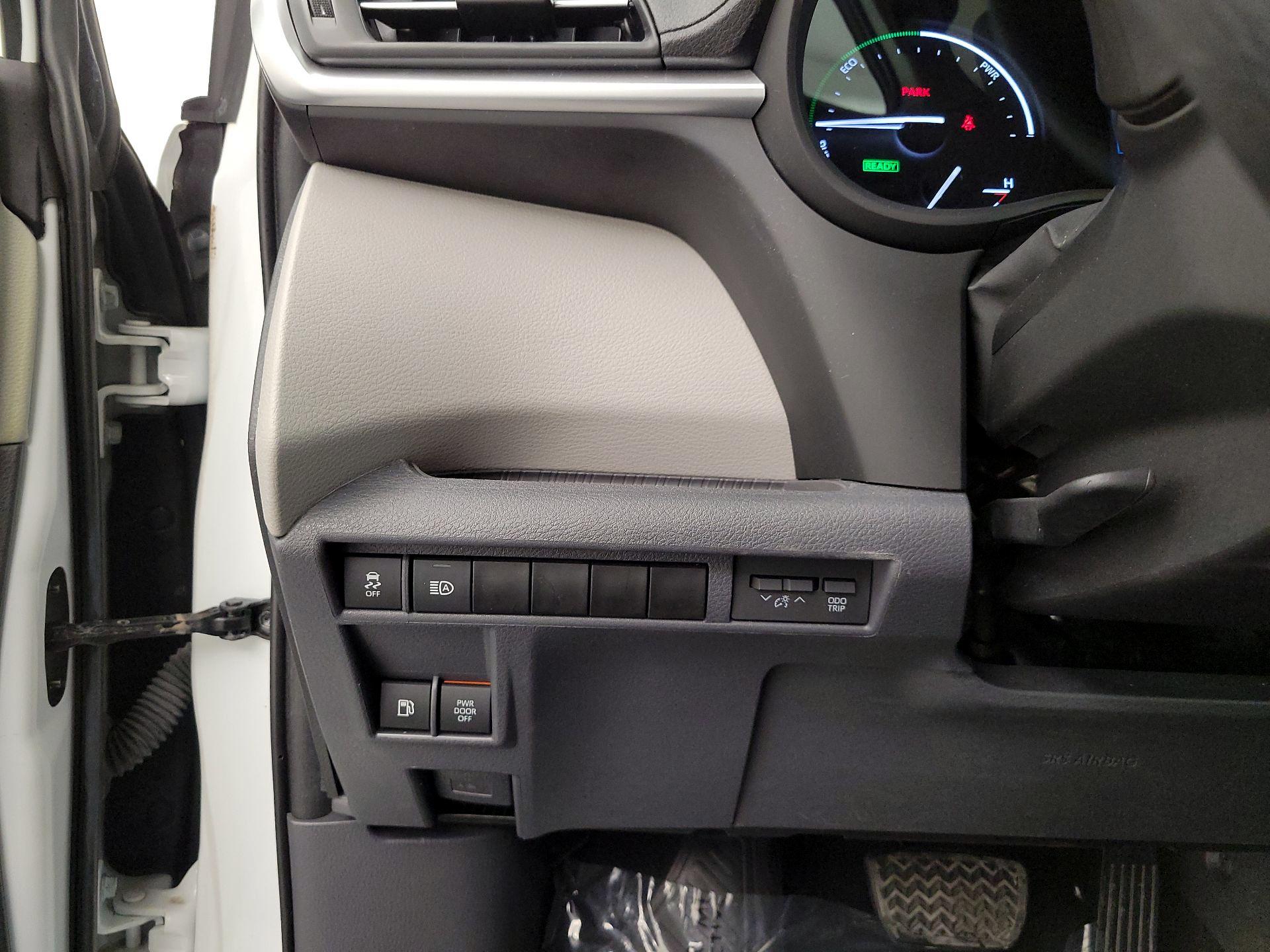 Thumbnail: 2022 Toyota Sienna - 13