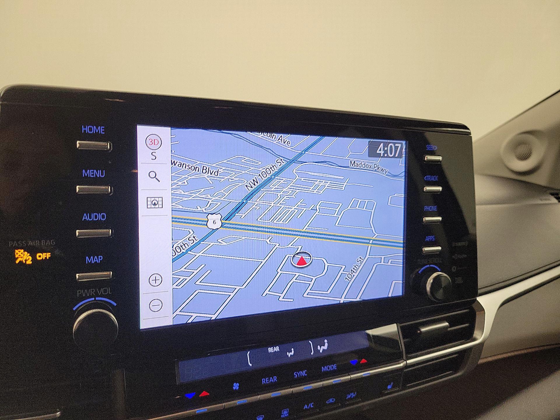 Thumbnail: 2022 Toyota Sienna - 14