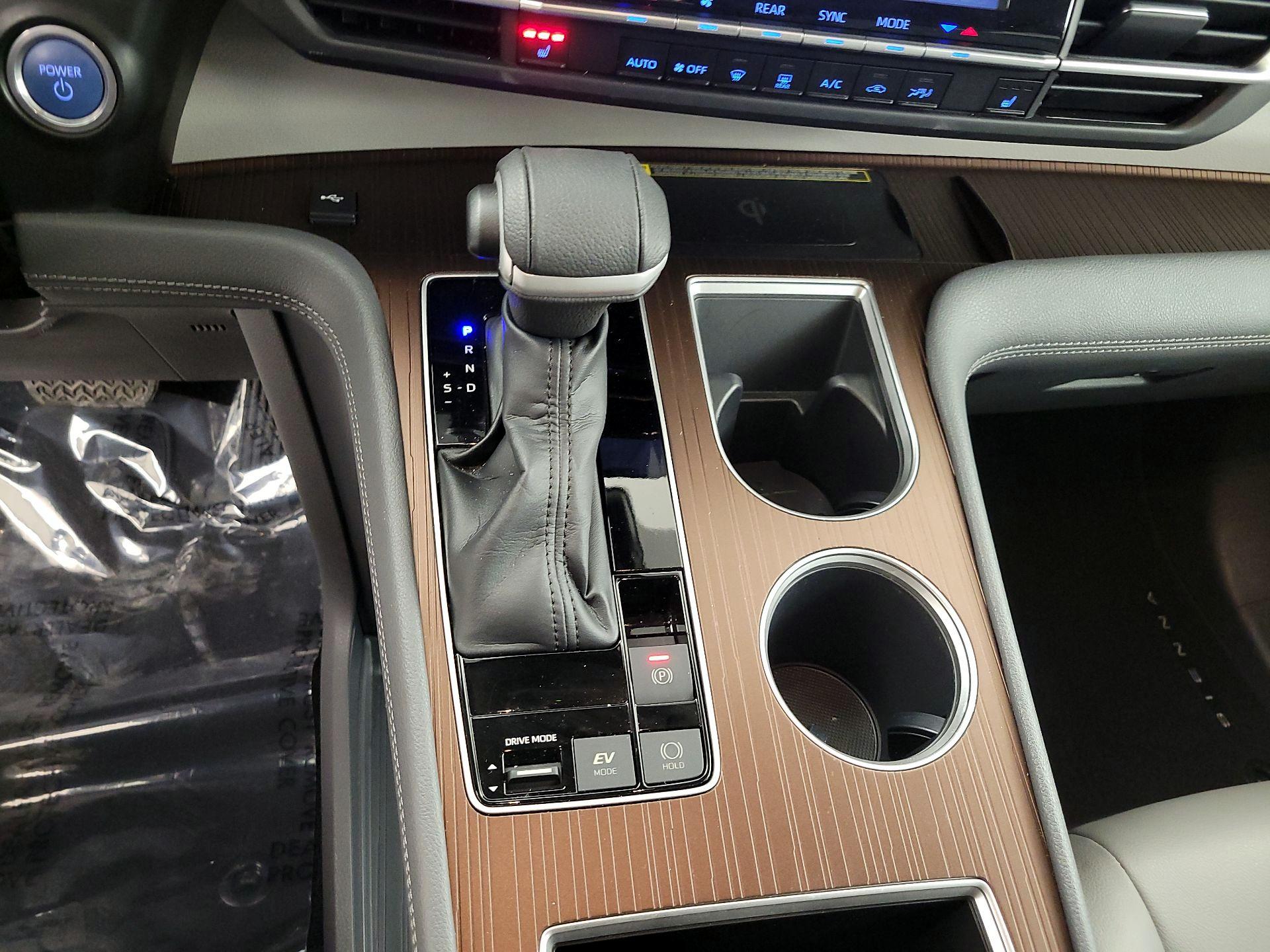 Thumbnail: 2022 Toyota Sienna - 18