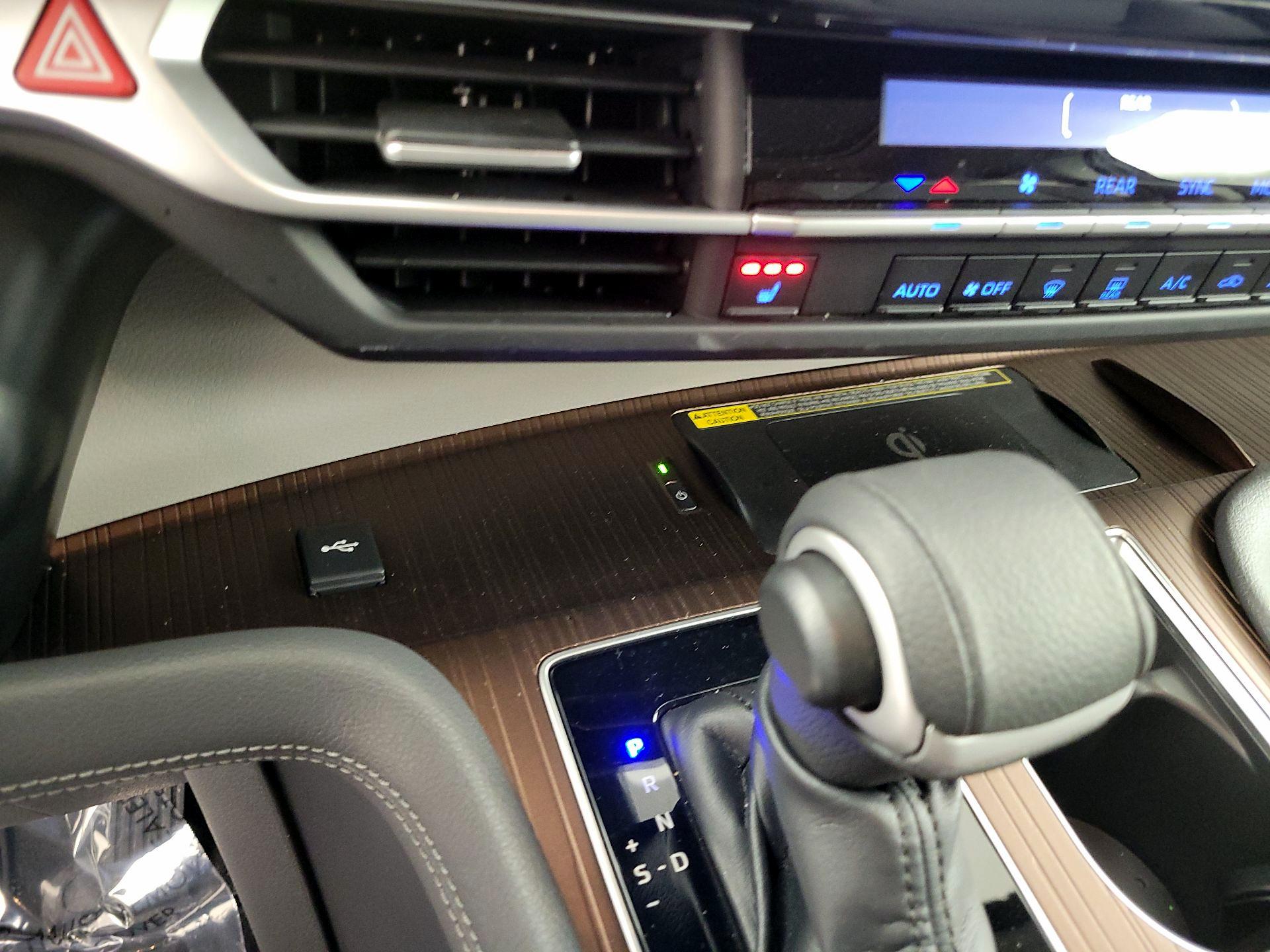 Thumbnail: 2022 Toyota Sienna - 19