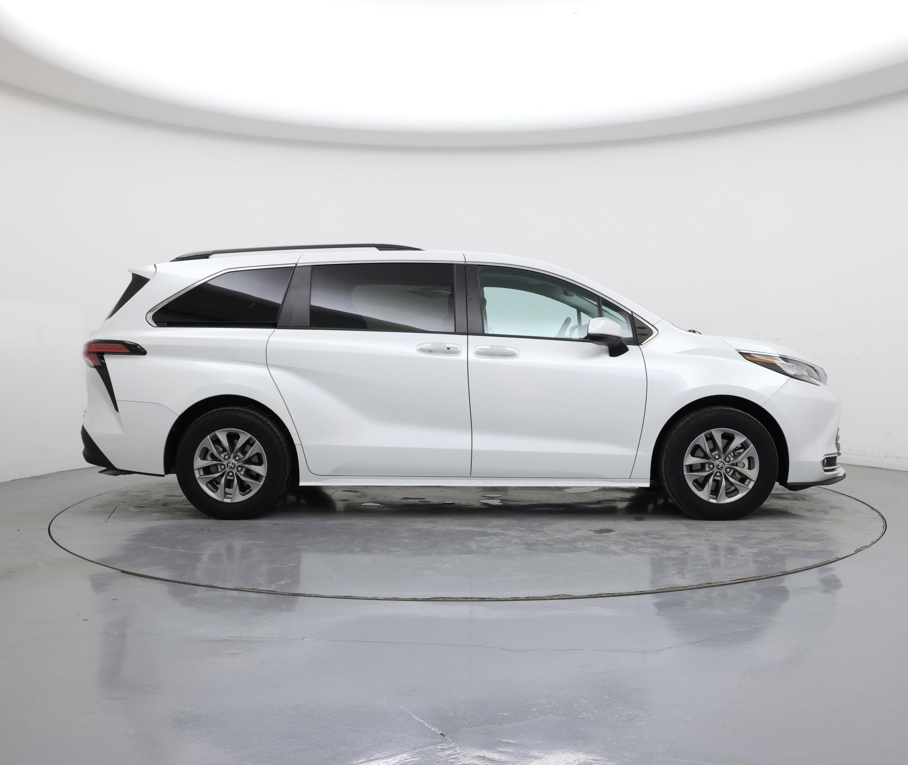 Thumbnail: 2022 Toyota Sienna - 7