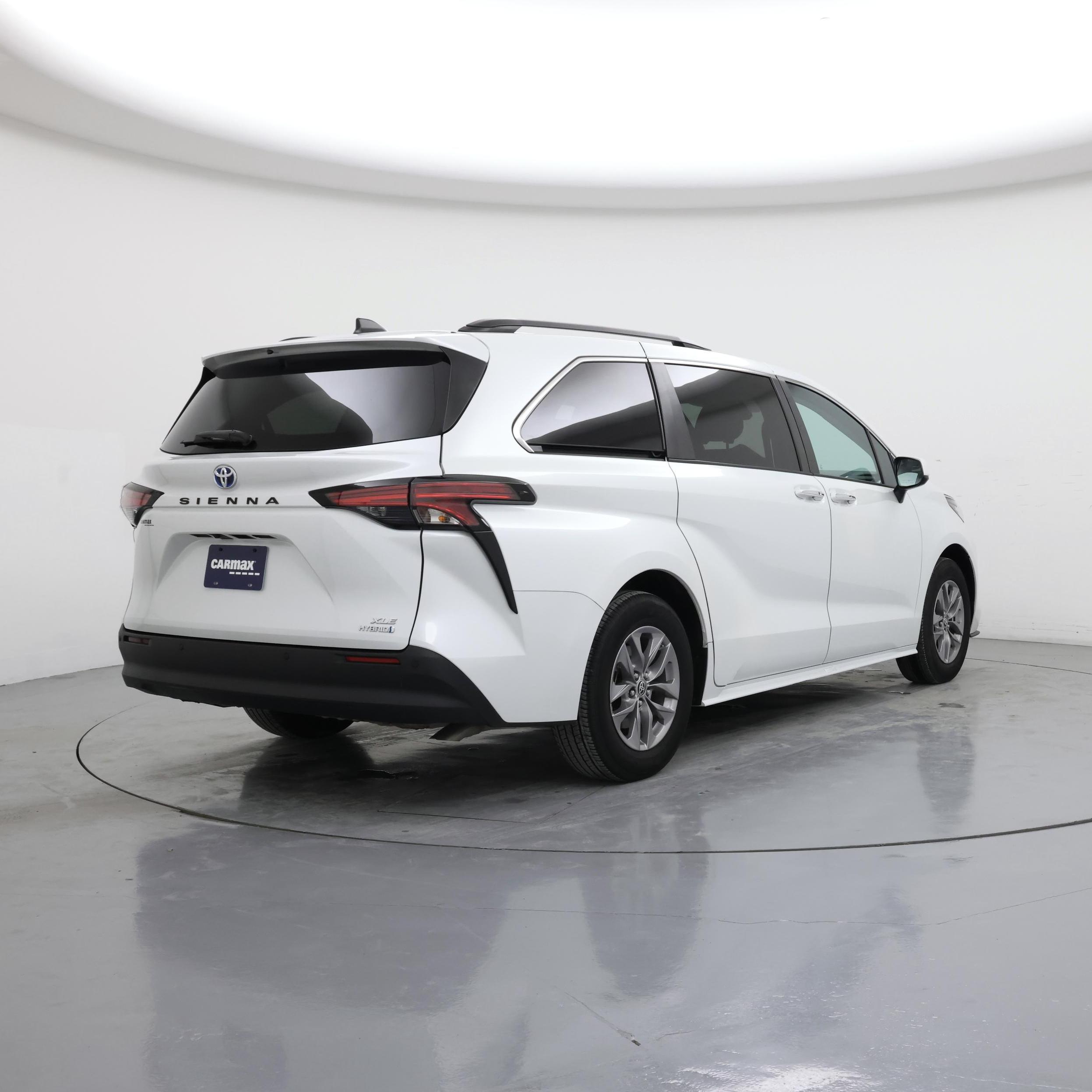 Thumbnail: 2022 Toyota Sienna - 8