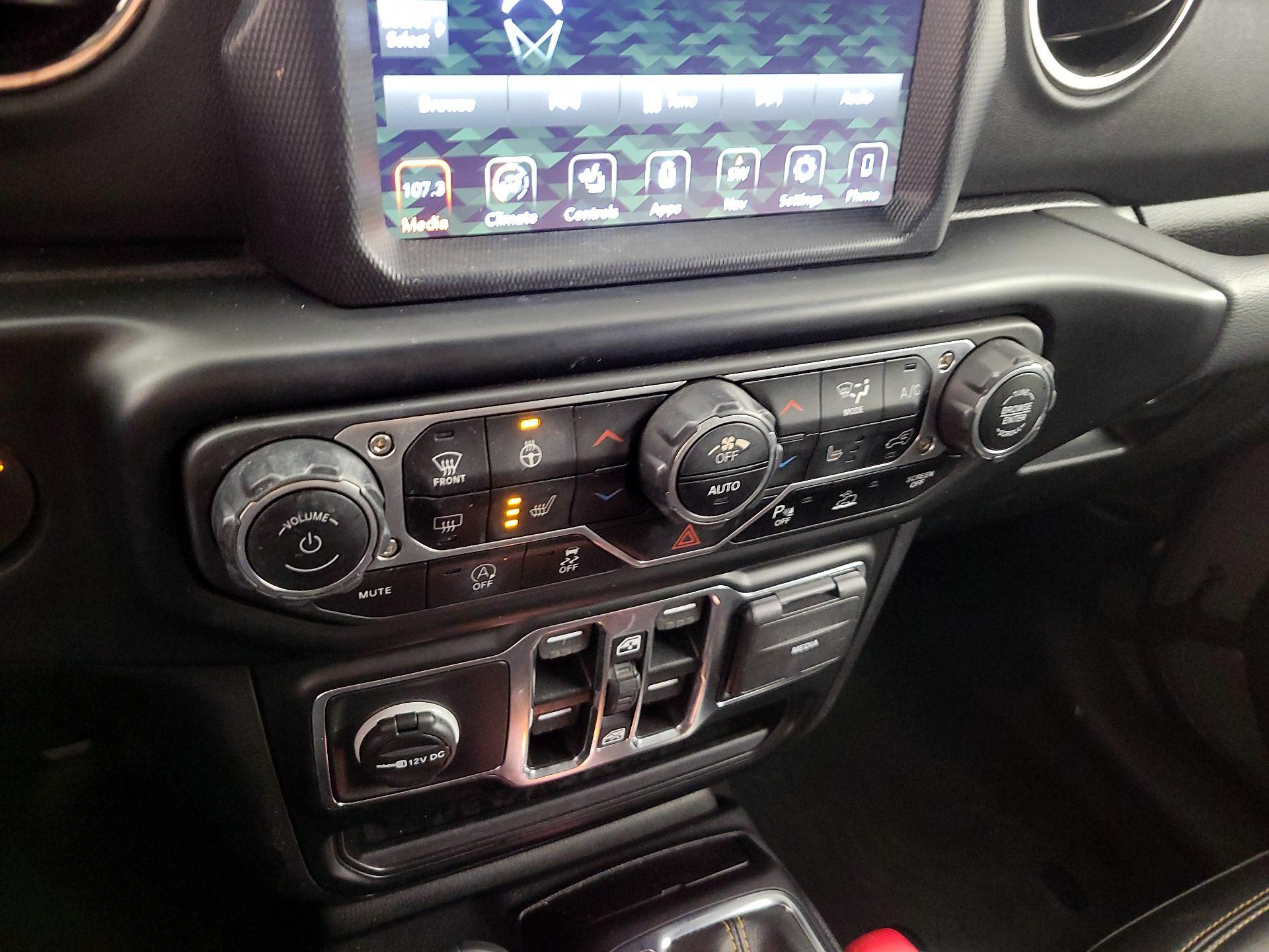 Thumbnail: 2022 Jeep Wrangler - 17