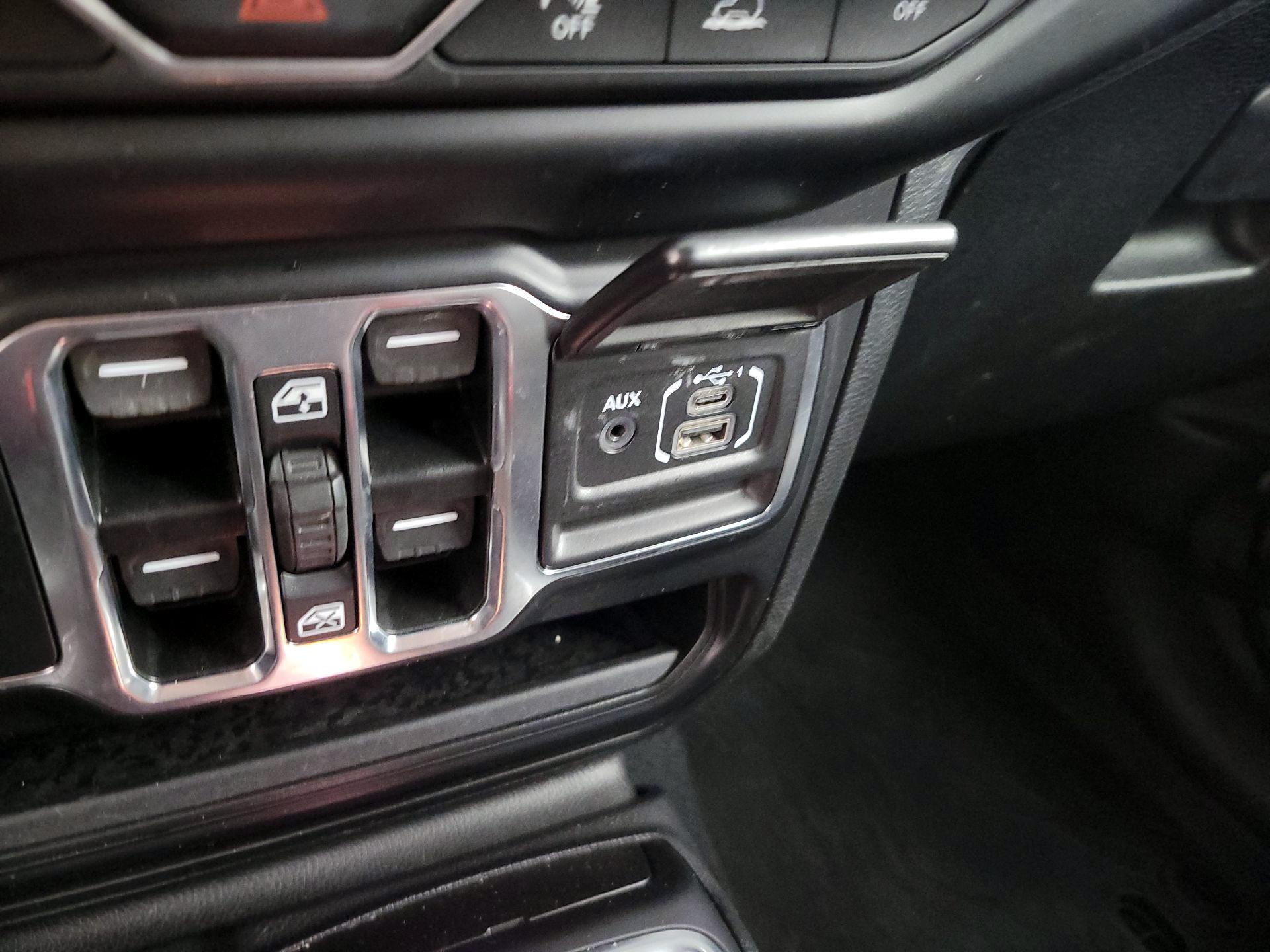 Thumbnail: 2022 Jeep Wrangler - 19