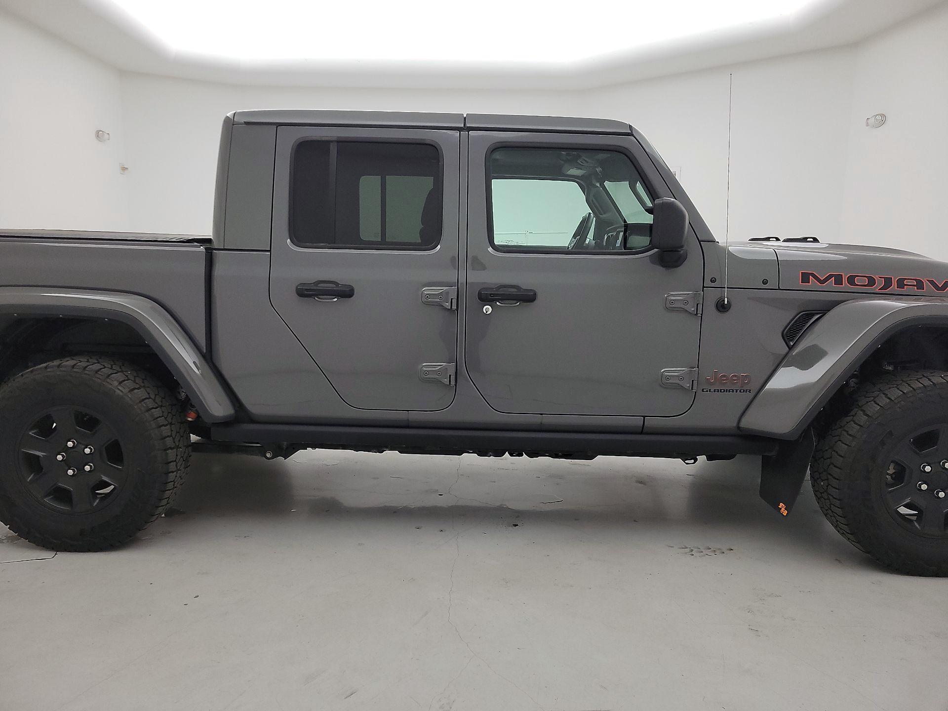 Thumbnail: 2021 Jeep Gladiator - 4