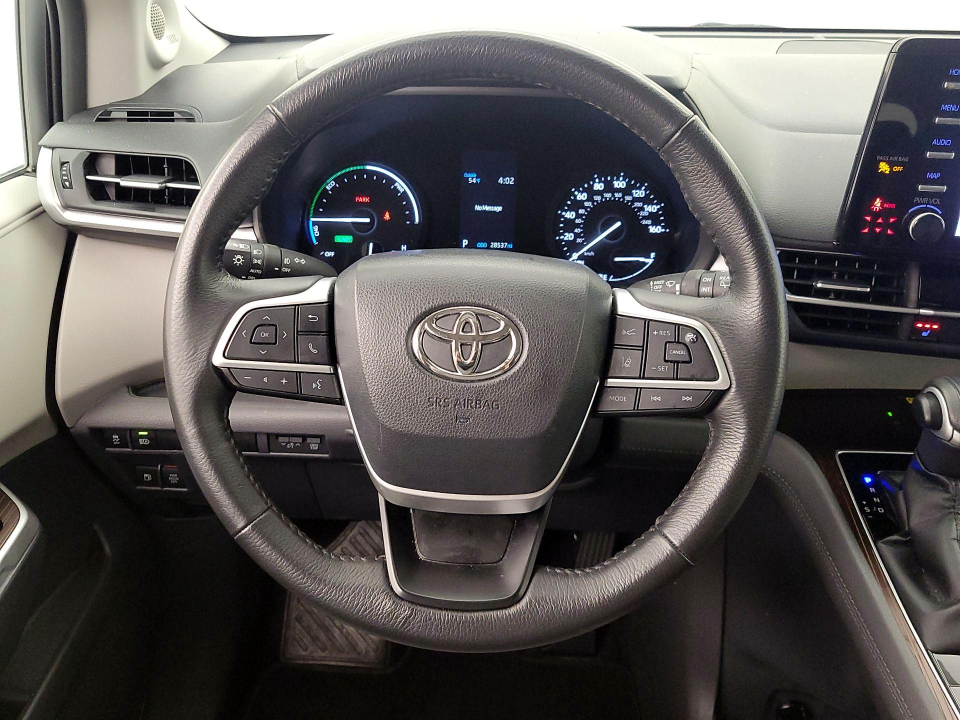 Thumbnail: 2023 Toyota Sienna - 10