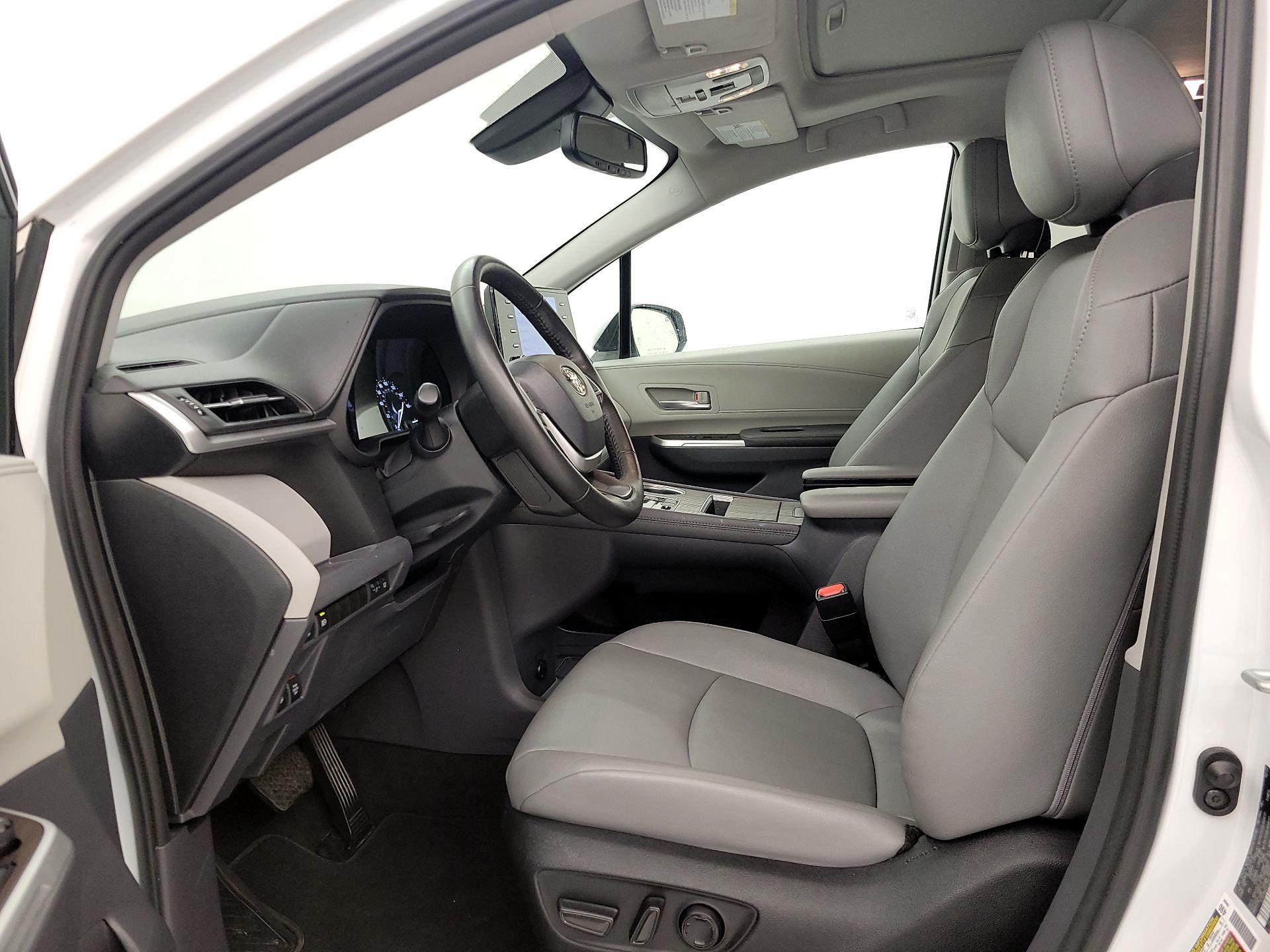 Thumbnail: 2023 Toyota Sienna - 11