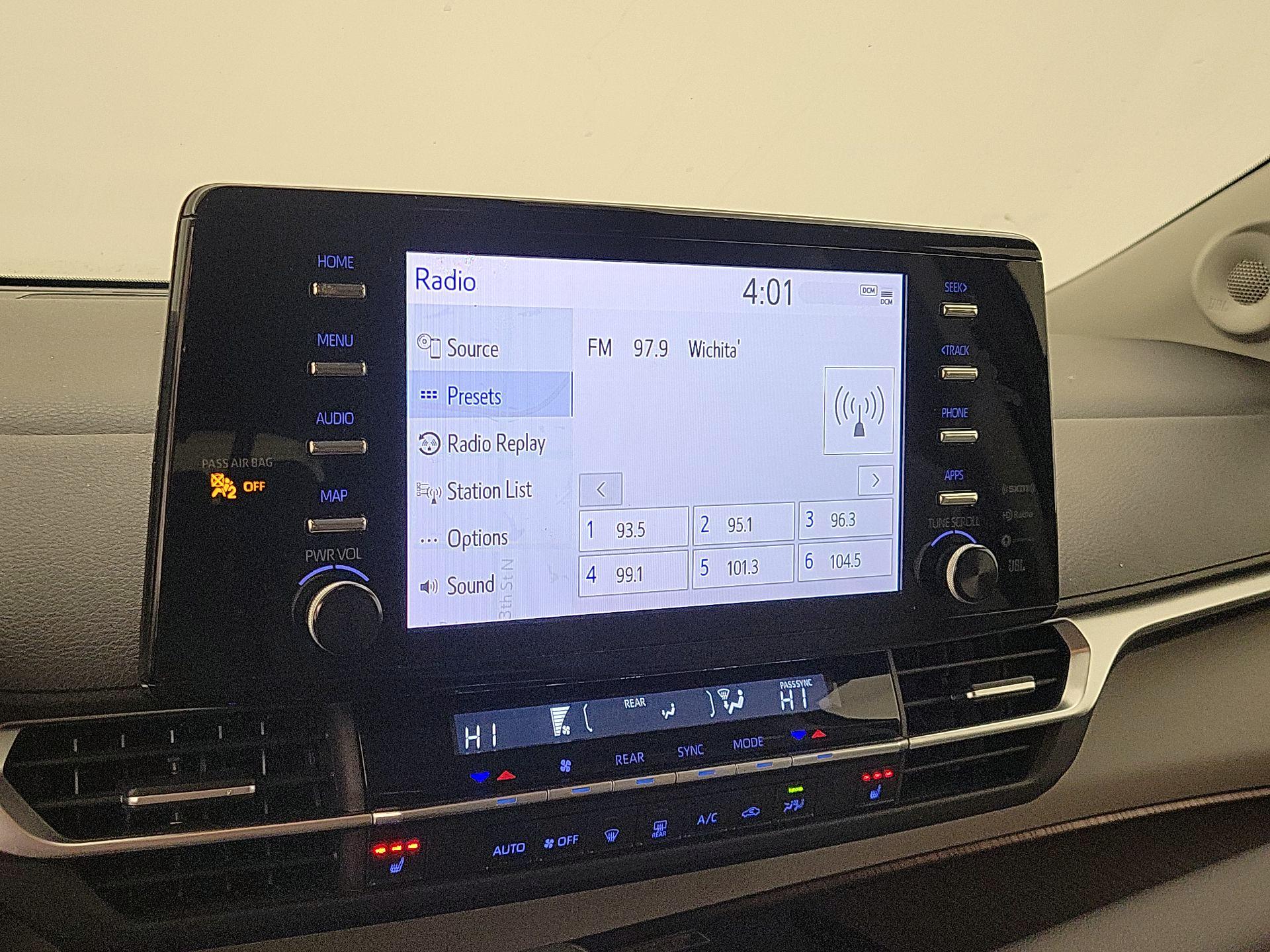 Thumbnail: 2023 Toyota Sienna - 16