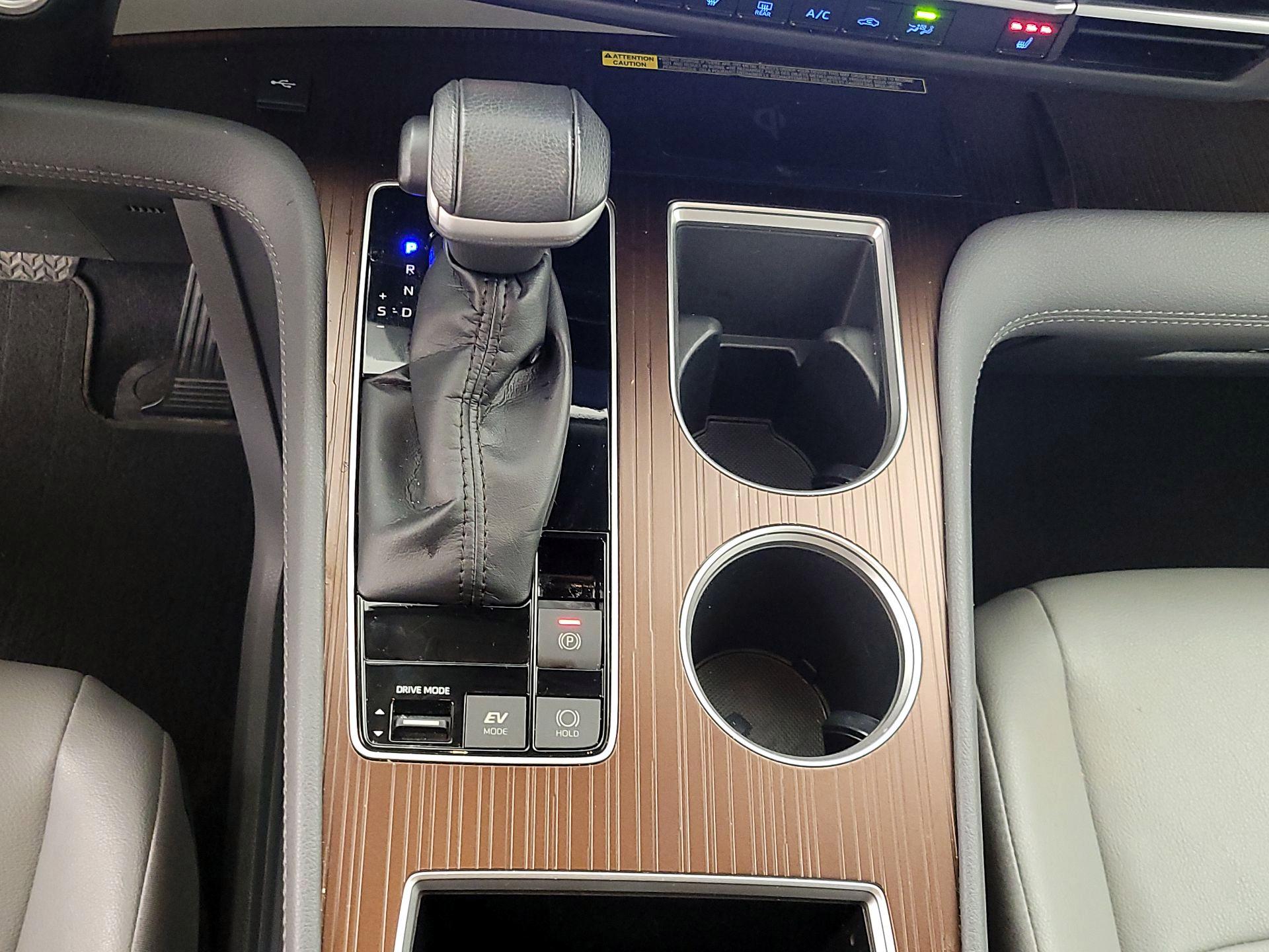 Thumbnail: 2023 Toyota Sienna - 18