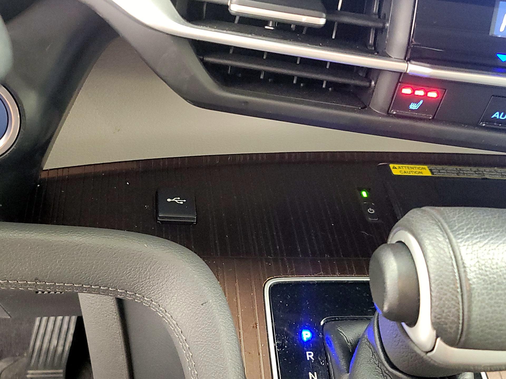 Thumbnail: 2023 Toyota Sienna - 19