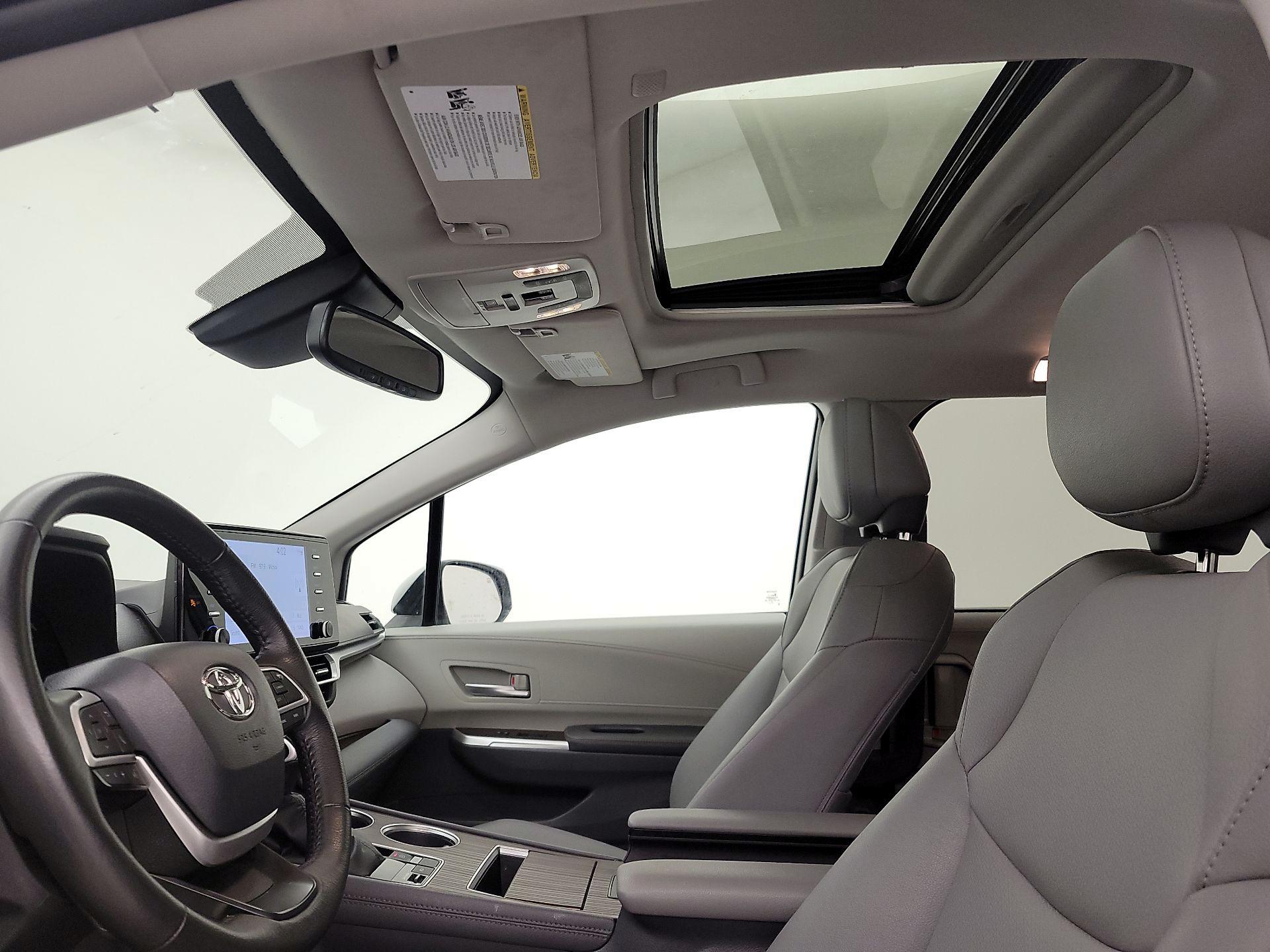 Thumbnail: 2023 Toyota Sienna - 20