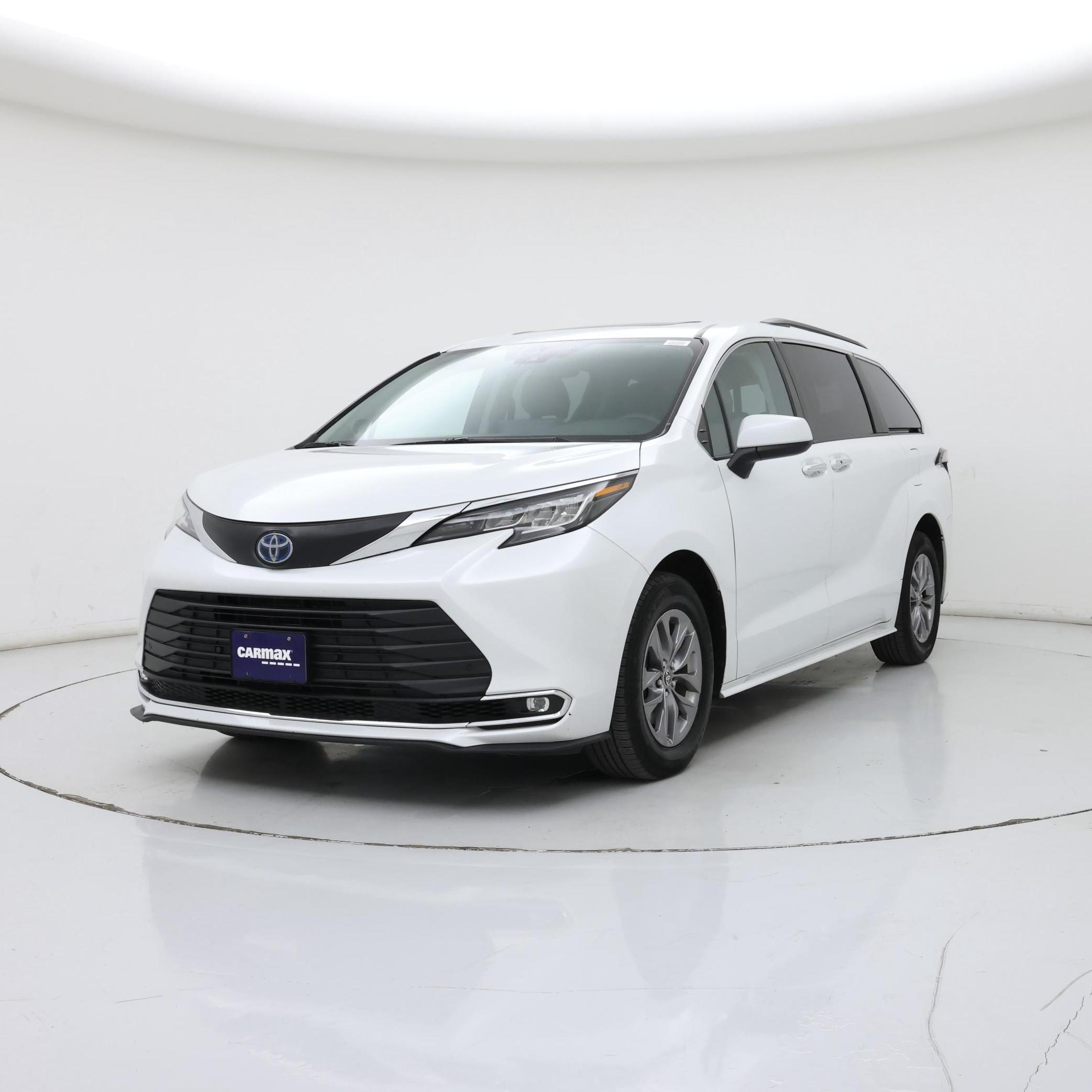 Thumbnail: 2023 Toyota Sienna - 4