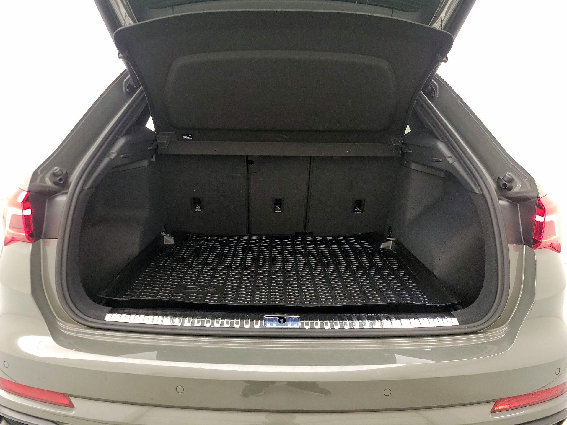 Thumbnail: 2022 Audi Q3 - 19