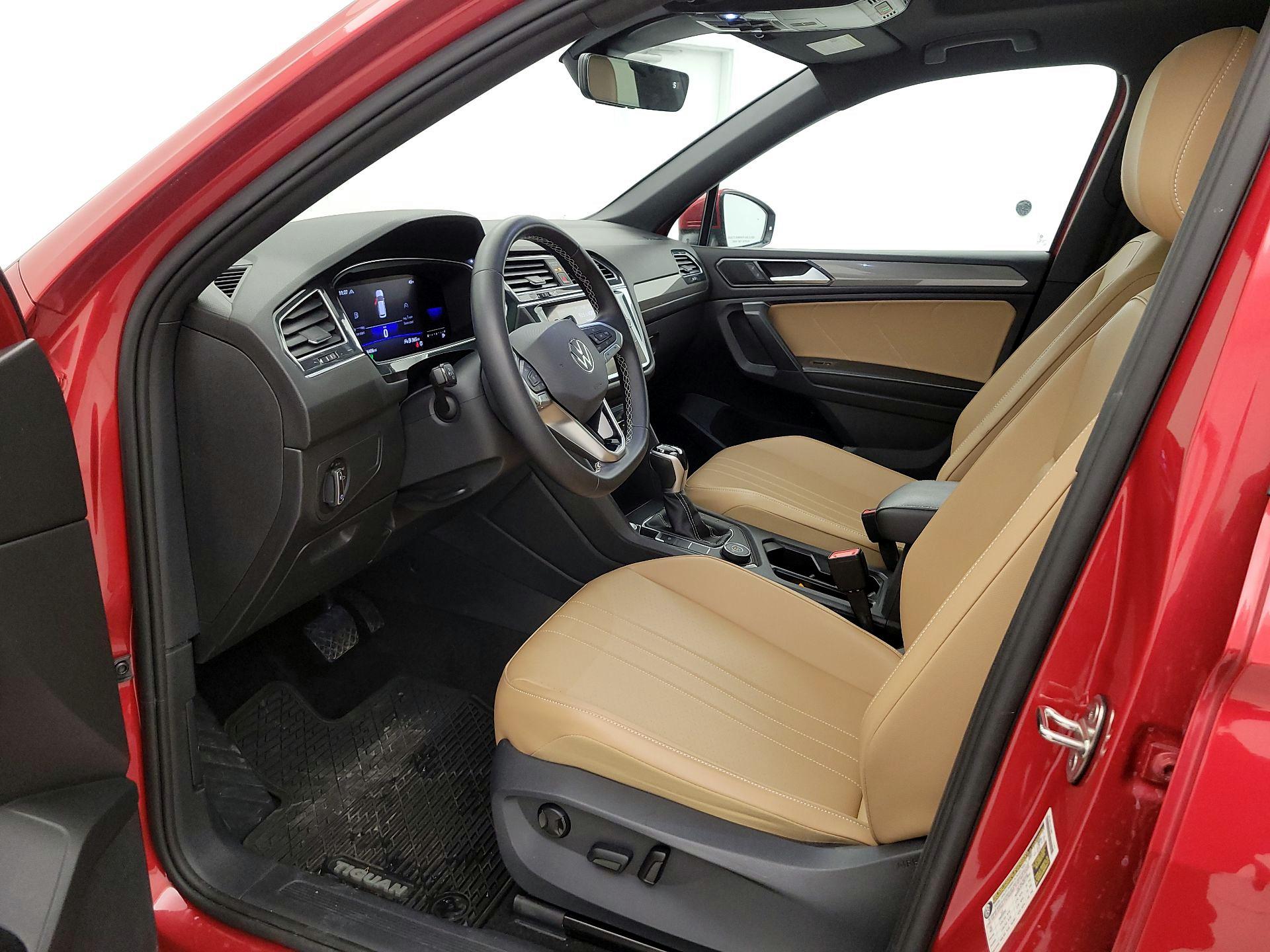 Thumbnail: 2022 Volkswagen Tiguan - 11