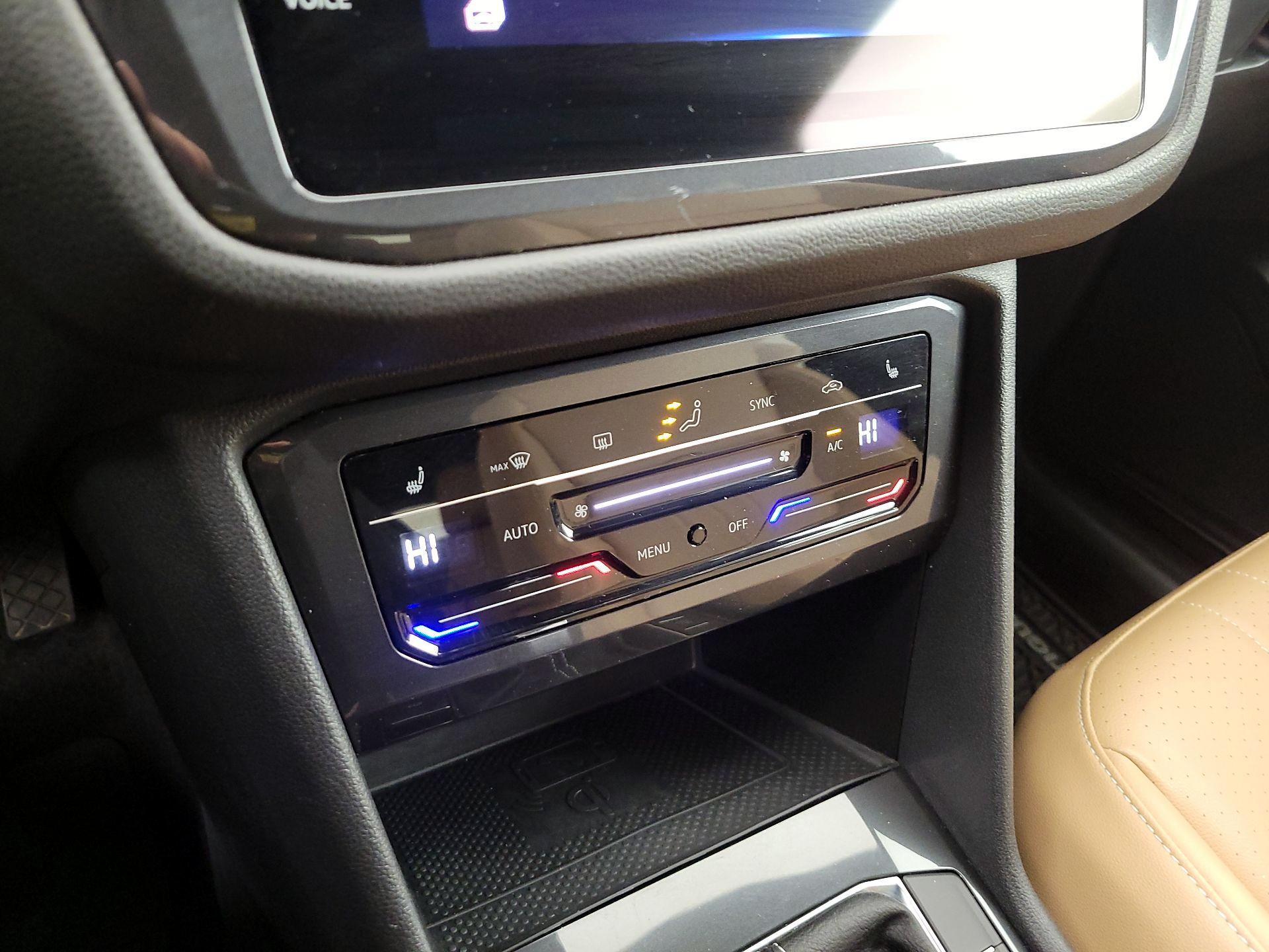 Thumbnail: 2022 Volkswagen Tiguan - 16