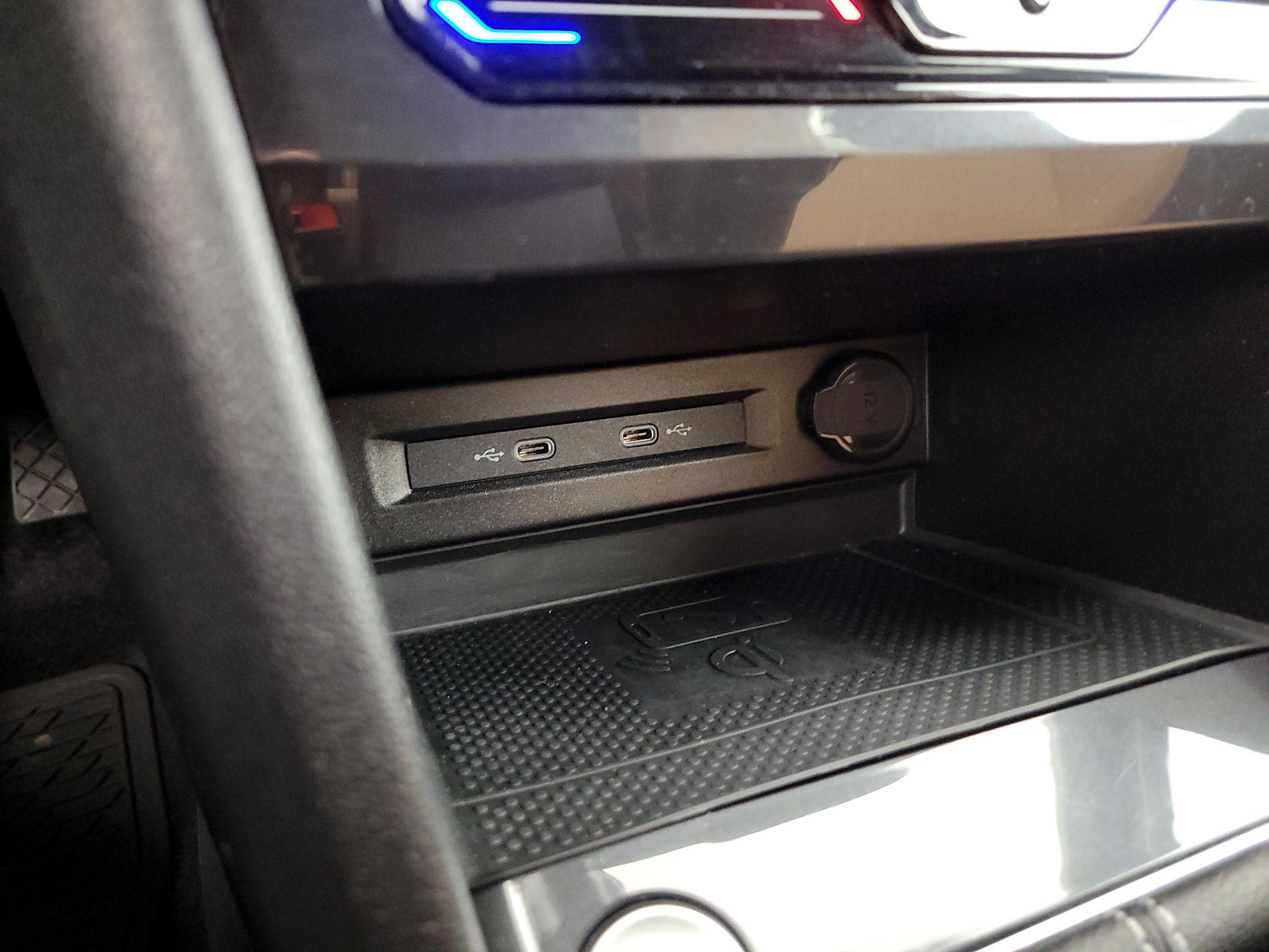 Thumbnail: 2022 Volkswagen Tiguan - 18