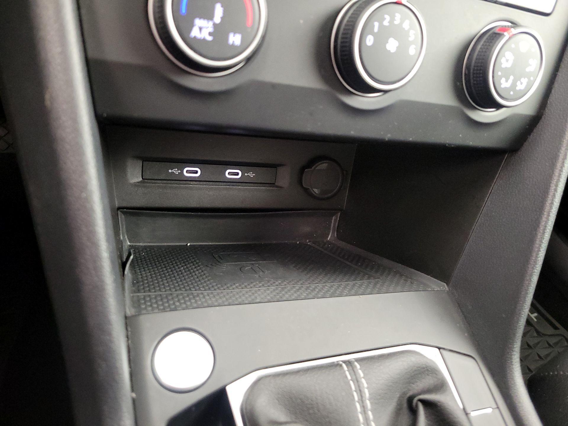 Thumbnail: 2022 Volkswagen Taos - 19