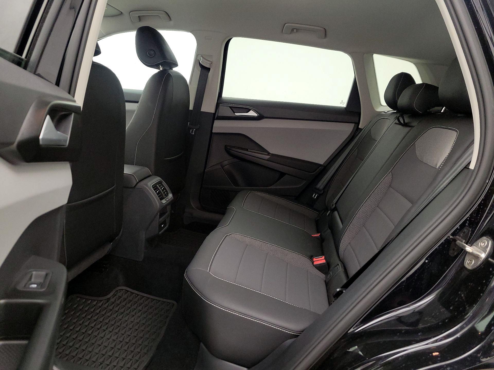 Thumbnail: 2022 Volkswagen Taos - 20