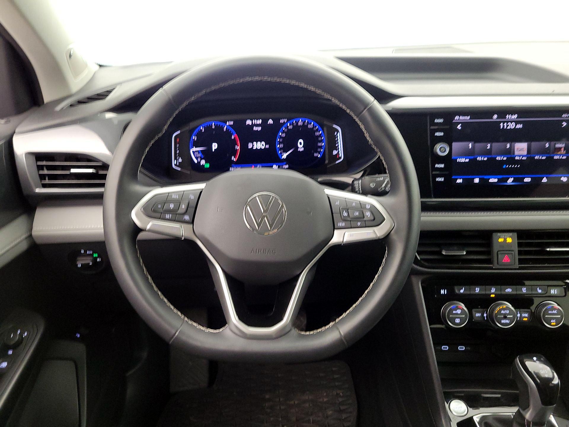 Thumbnail: 2022 Volkswagen Taos - 10