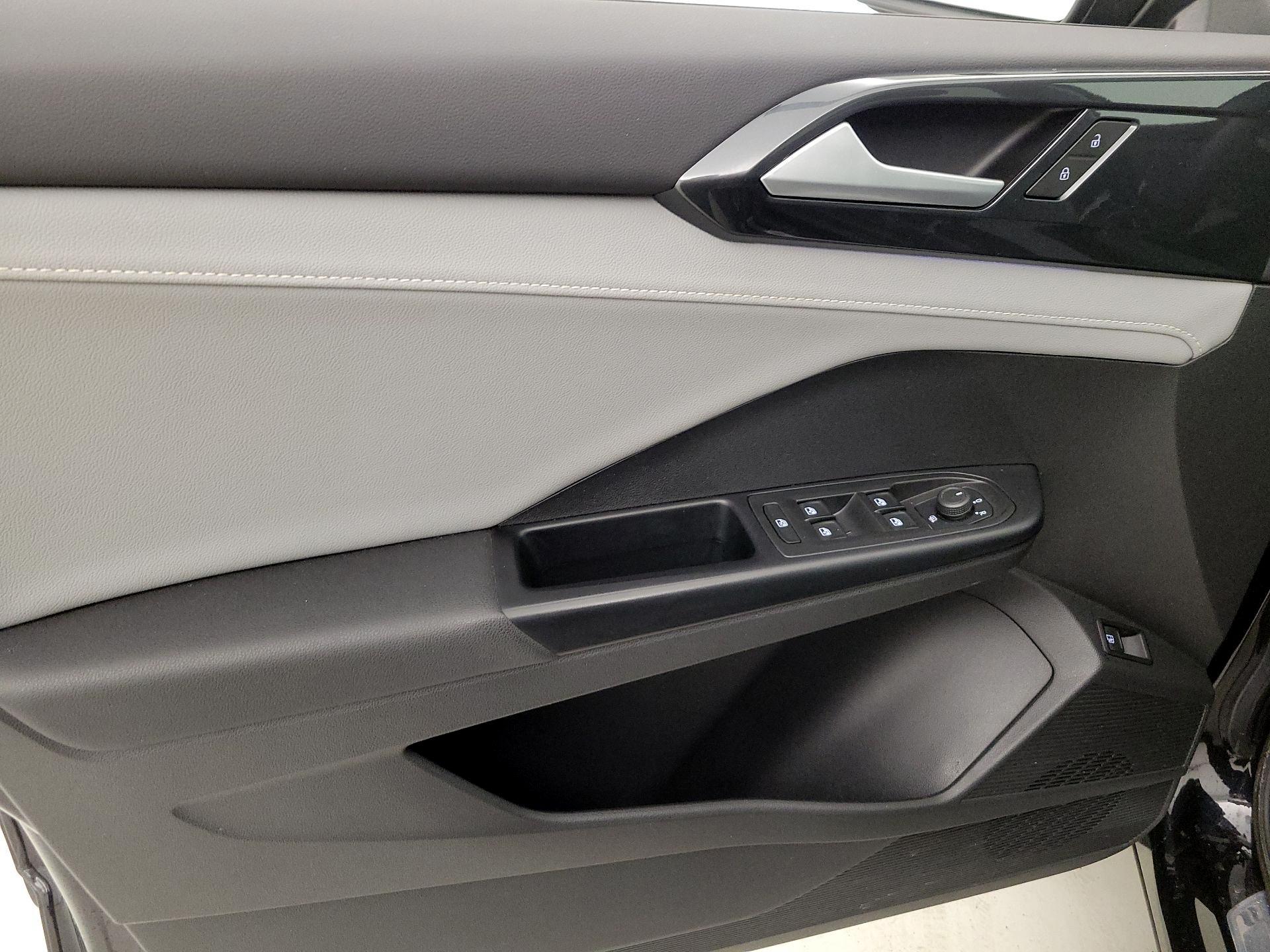 Thumbnail: 2022 Volkswagen Taos - 12