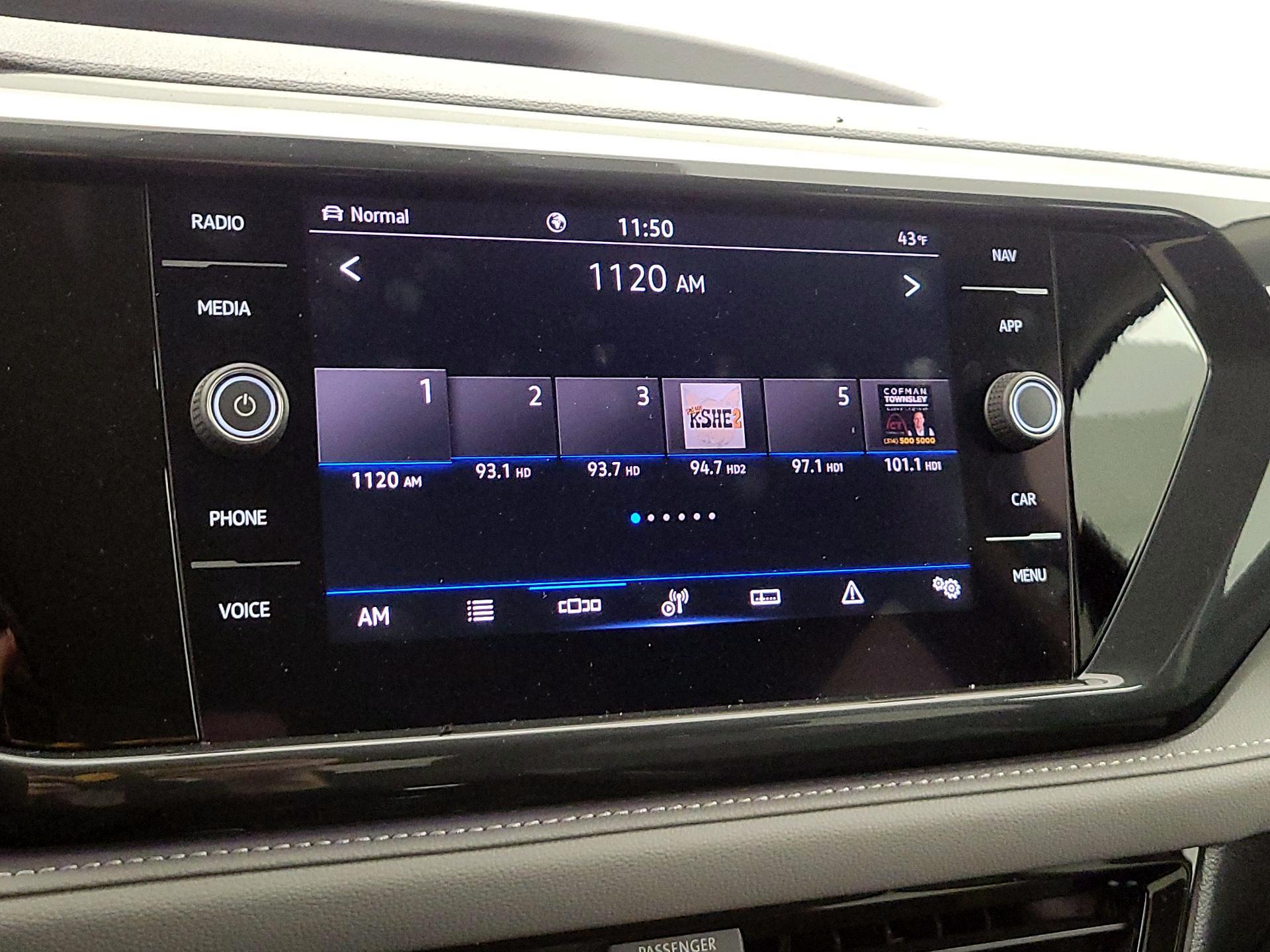 Thumbnail: 2022 Volkswagen Taos - 16