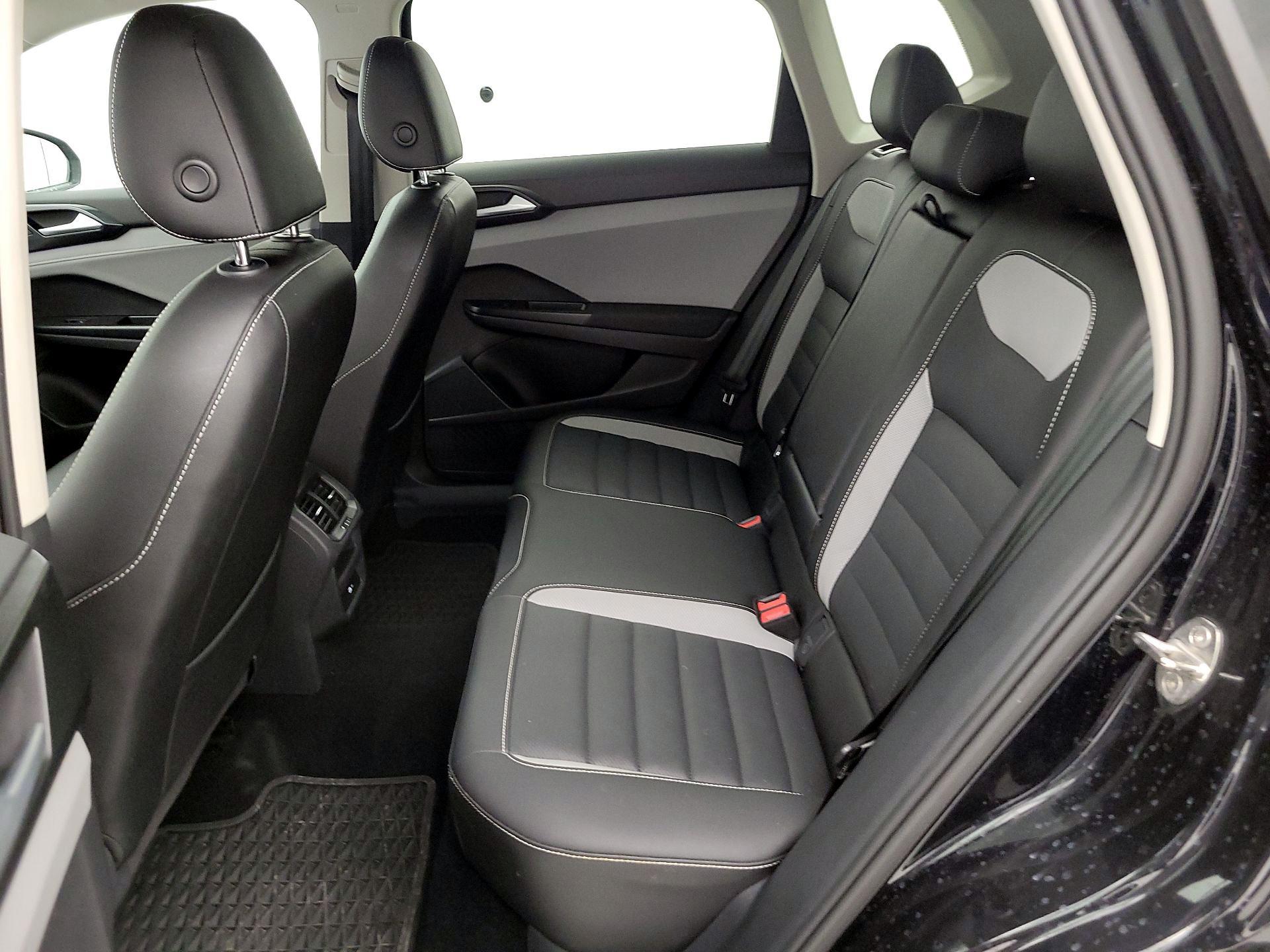 Thumbnail: 2022 Volkswagen Taos - 20