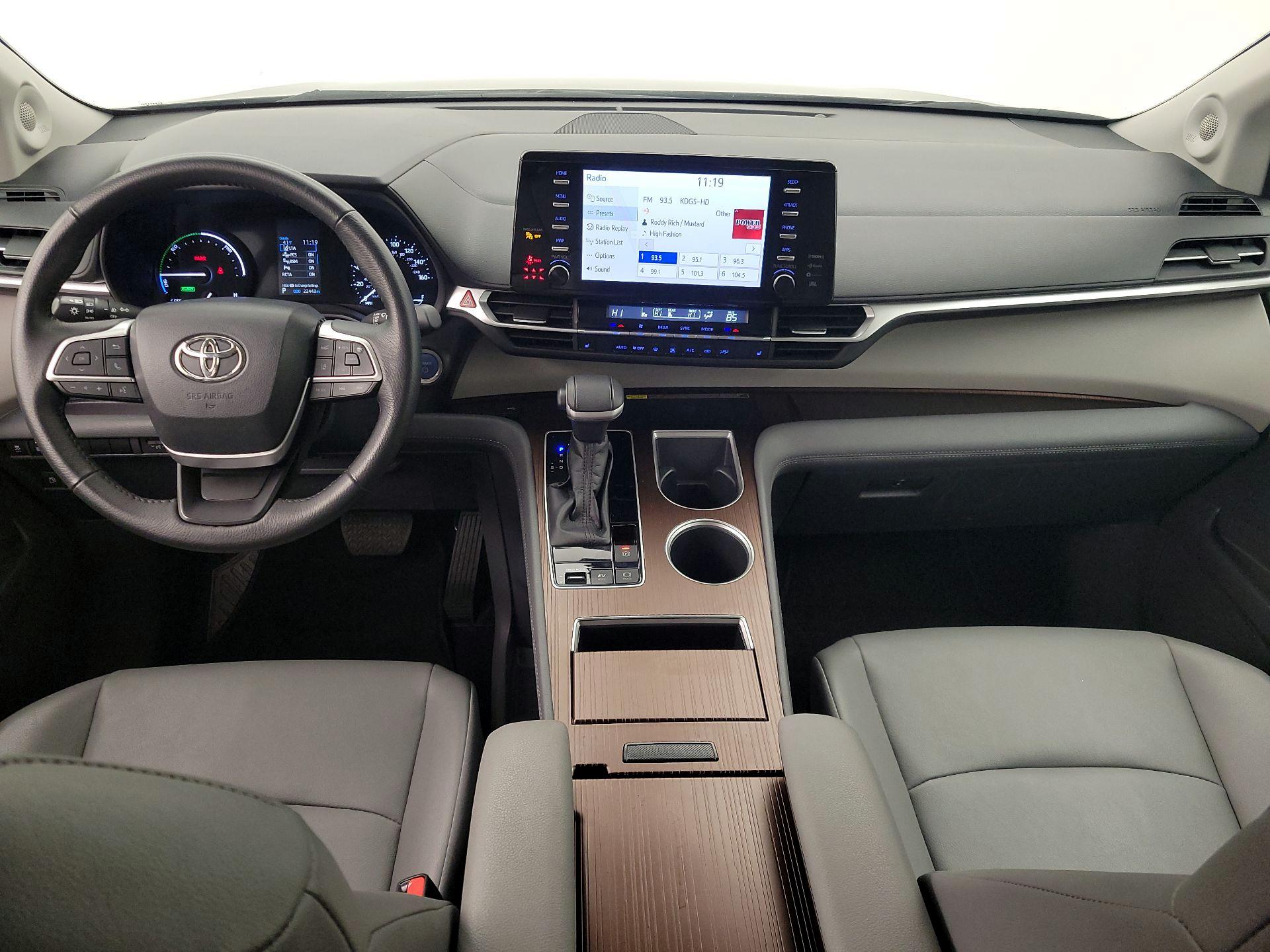 Thumbnail: 2023 Toyota Sienna - 9