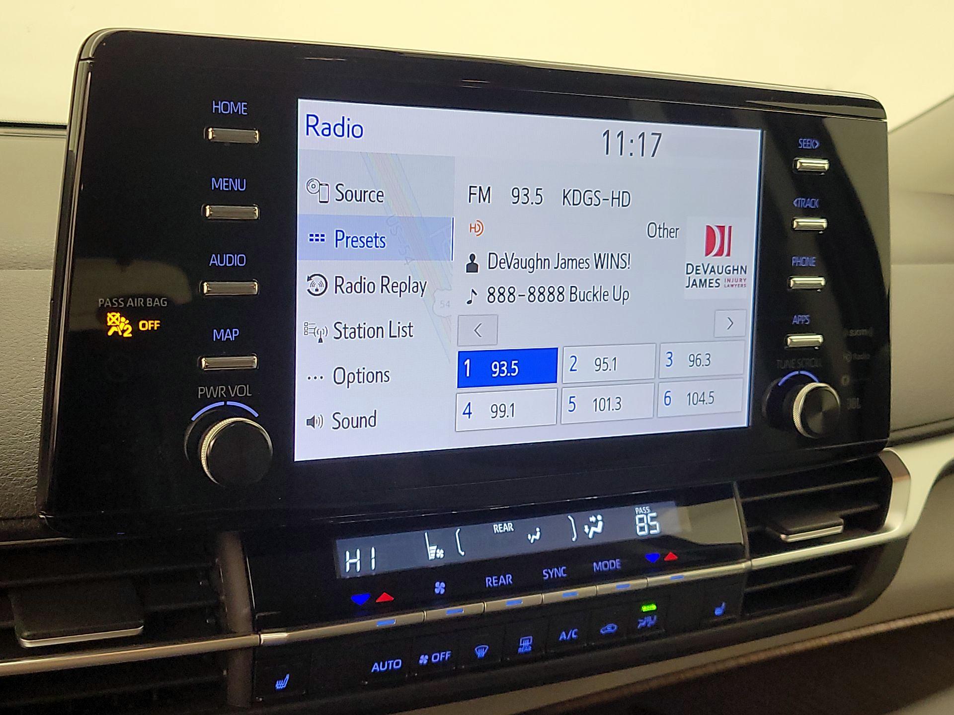 Thumbnail: 2023 Toyota Sienna - 16